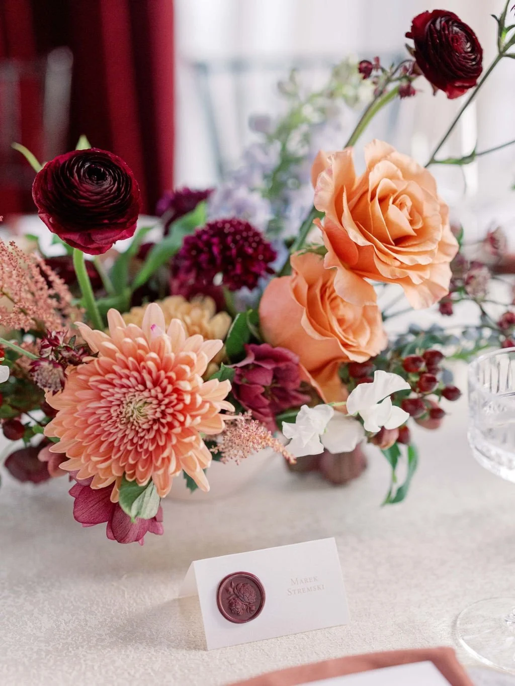 A beautiful detail with a hidden purpose. ✨

These escort cards weren&rsquo;t just guiding guests to their seats &mdash; they were quietly working behind the scenes, too.

Each wax seal design served as a discreet cue to the catering team, indicating
