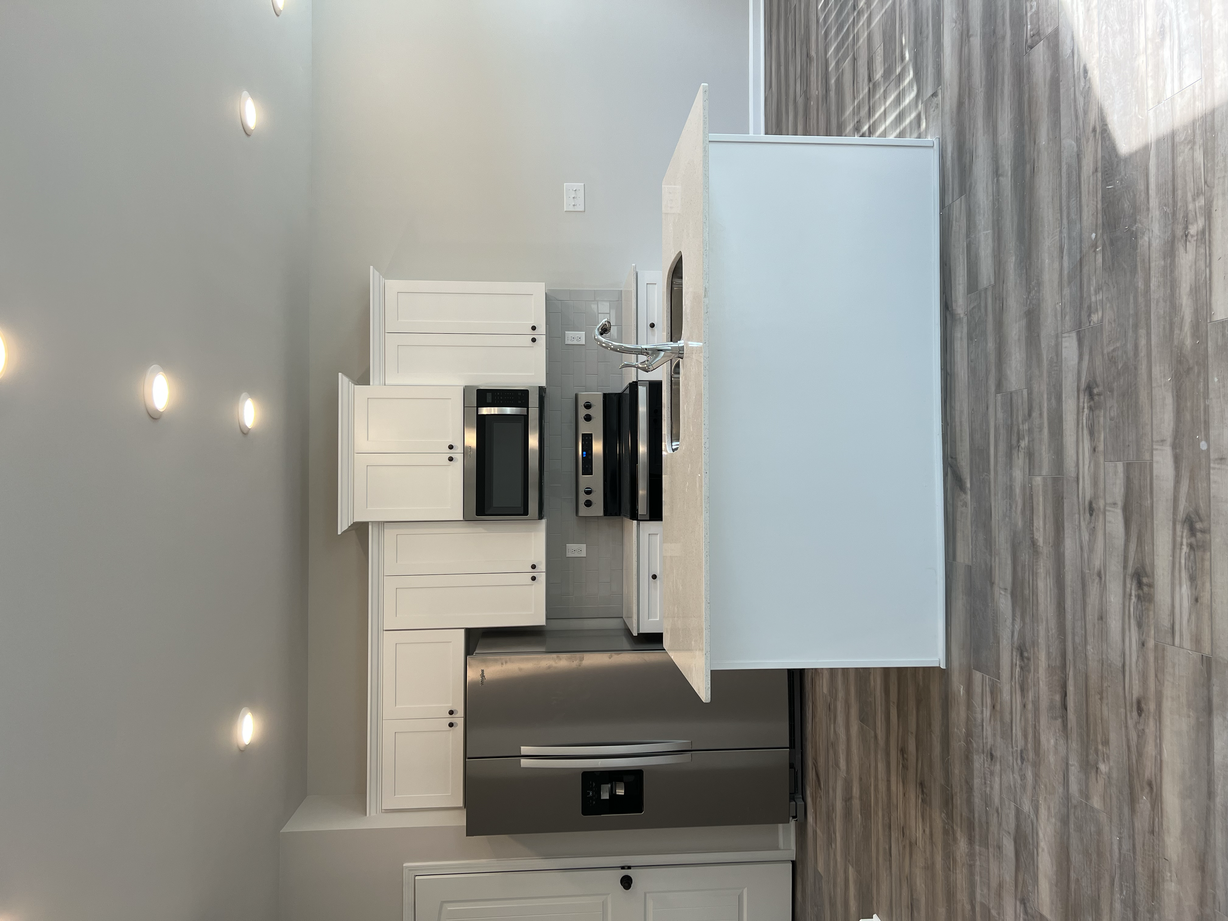 OPEN KITCHEN W/STAINLESS STEEL APPLIANCES