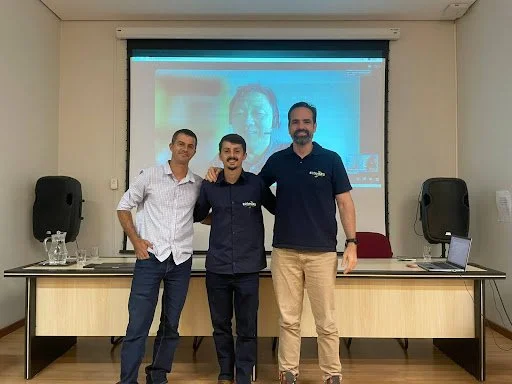 Yago Guedes Martins (center) with his MS advisor, Dr. Campoe (right).