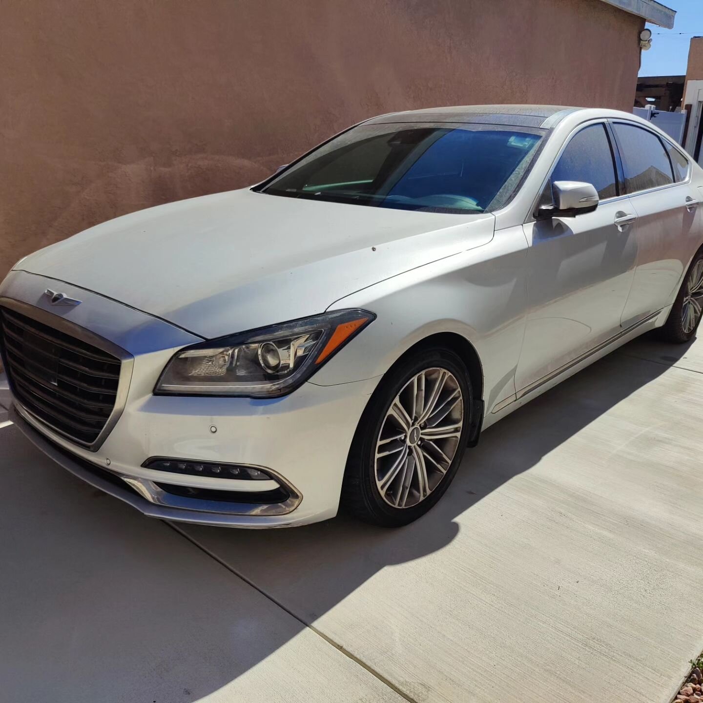 Basic Wash Package on a Genesis G80. Give your car the shine it deserves by booking your appointment with Geo's Mobile Auto Detailing! Book now!
.
.
.
.
.
.
.
.
.
 .
#detailing #carwash #genesisg80 #mobiledetailing #Mobilecarwash #longbeach #localbus