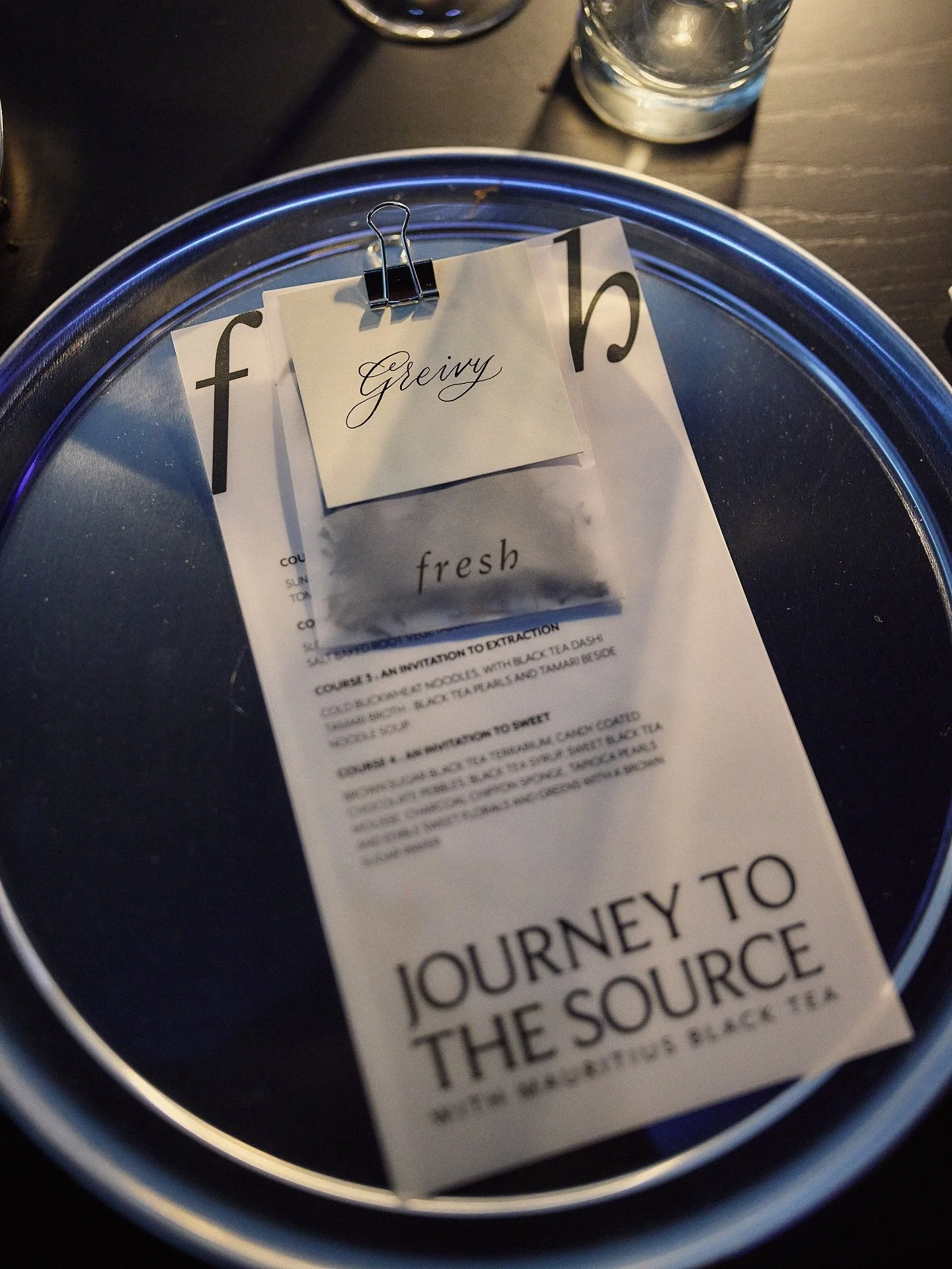 A night out with @freshbeauty was as magnetic as you can imagine: we celebrated Fresh&rsquo;s new Black Tea Renewal Serum over a candlelit, multi-course feast, our senses steeped in the very island from which this serum&rsquo;s soul is drawn. Mauriti