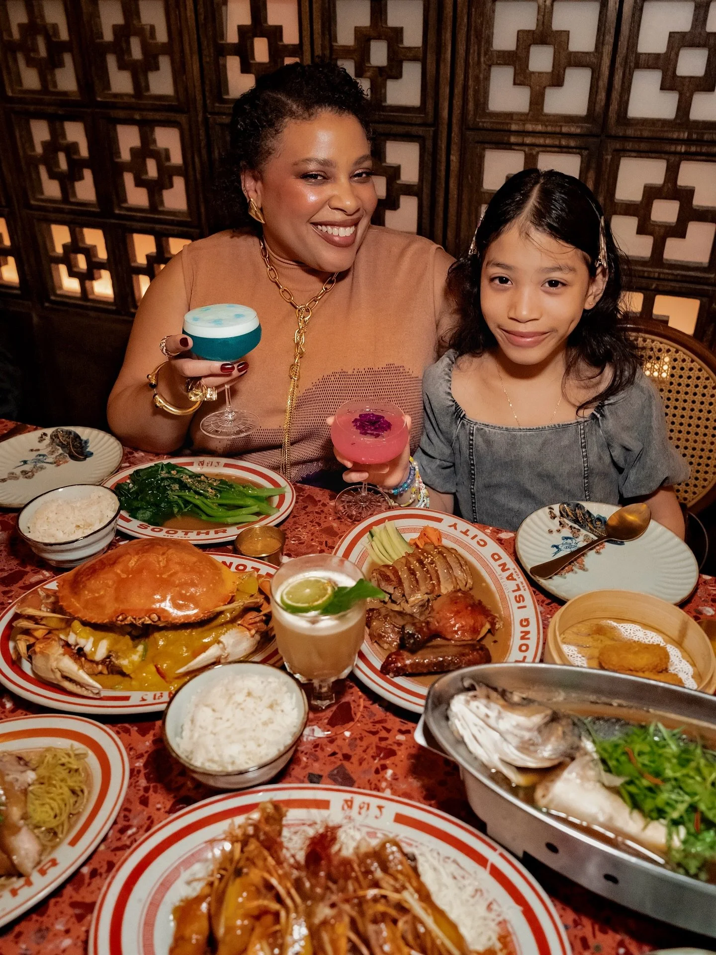 Step into the vibrant world of @soothr.lic , Long Island City’s most exciting culinary destination. A seamless blend of Thai and Chinese flavors meets exquisite cocktails, crafted mocktails, and an ambiance that hums with energy. Every detail f
