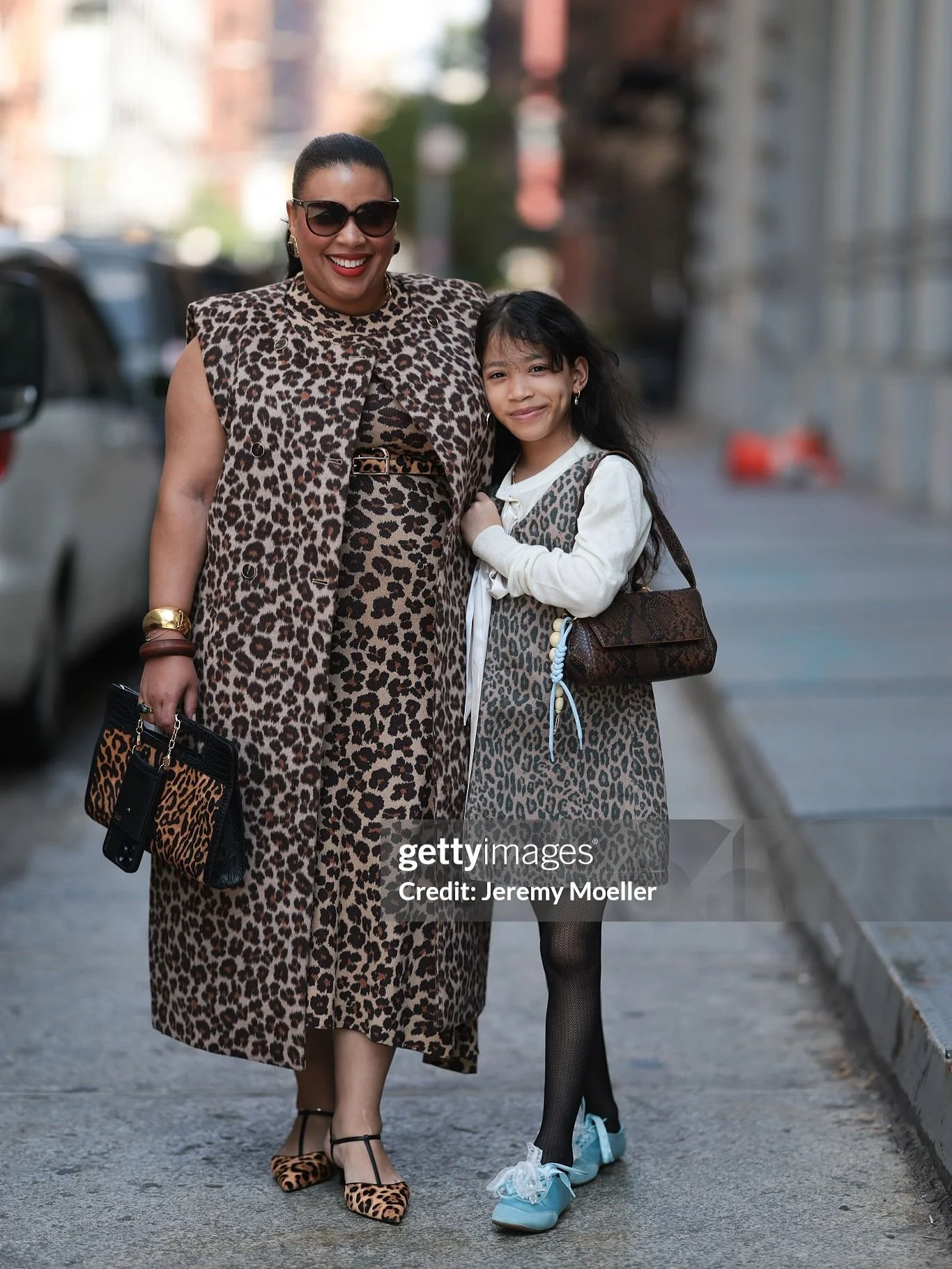 Mother and daughter coordinated outfits make fall dressing extra fun and unforgettable, especially when we twin in chic animal print. Matching fall fashion looks bring cozy vibes, timeless style, and picture-perfect moments 🐆✨
📸 @jeremy.moeller