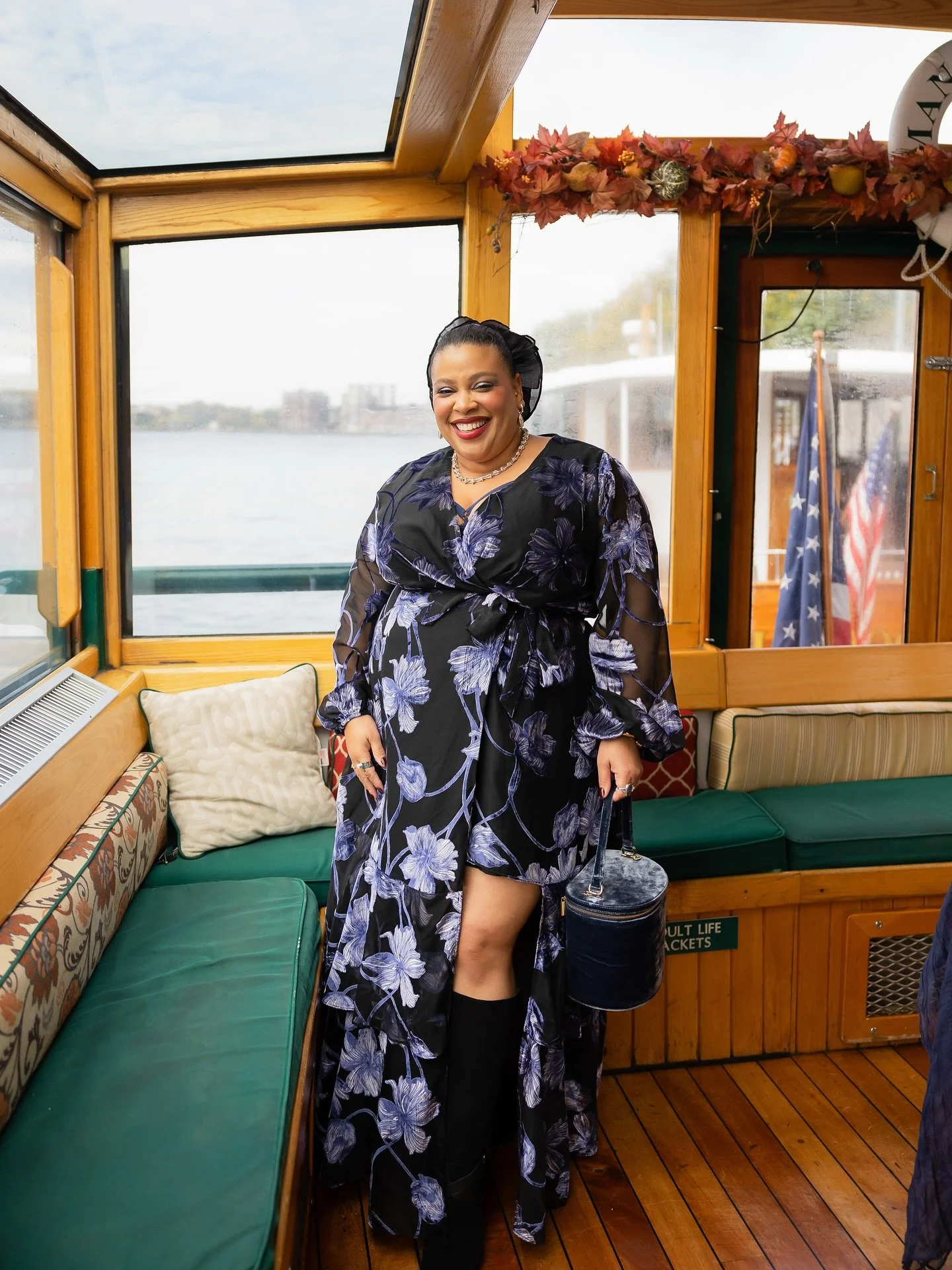 A shimmering toast on the Hudson River as we celebrated the launch of @alexmonroejewellery Water’s Edge collection aboard a sailing boat gliding past Manhattan’s skyline. Jewellery that whispers of sea-foam, river currents and quiet disco