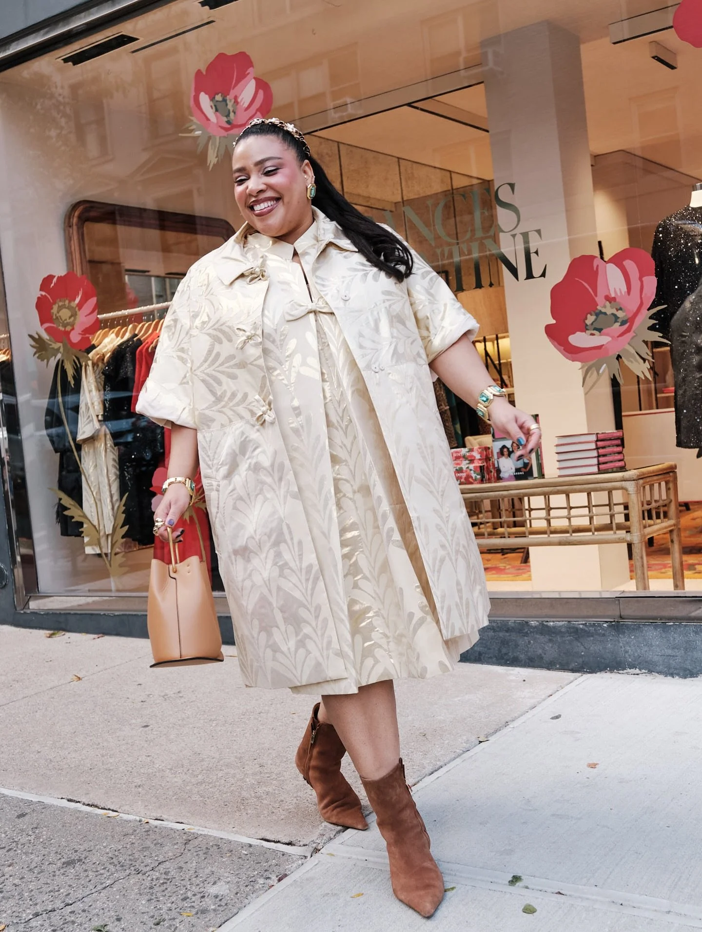 A toast to timeless charm and joyful style ✨🥂 
Celebrating the dazzling @FrancesValentine x @caddis_life collaboration and the brilliant founder @elyce_arons , whose creativity continues to light up every season. 

From the sparkle of her new book s