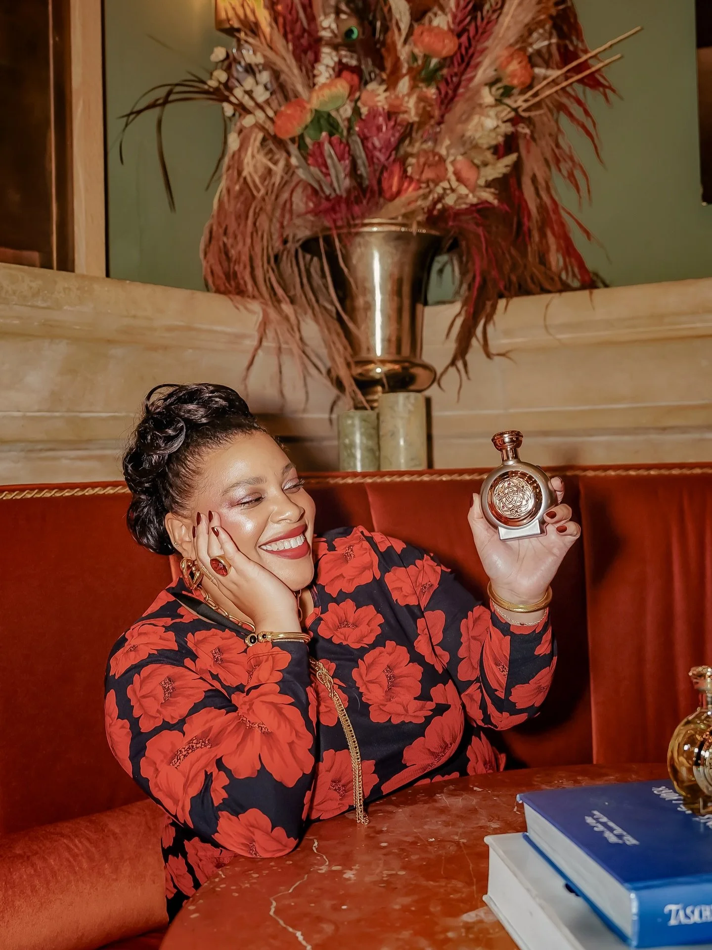 All I want to Christmas is to be wrapped in the ruby-studded glow of @boadiceathevictorious RESPLENDENT ✨ A luxe blend of bergamot, rose, orris, amber, and vanilla crafted by Christian Provenzano. A true jeweled statement scent.
Fragrance Family: Amb