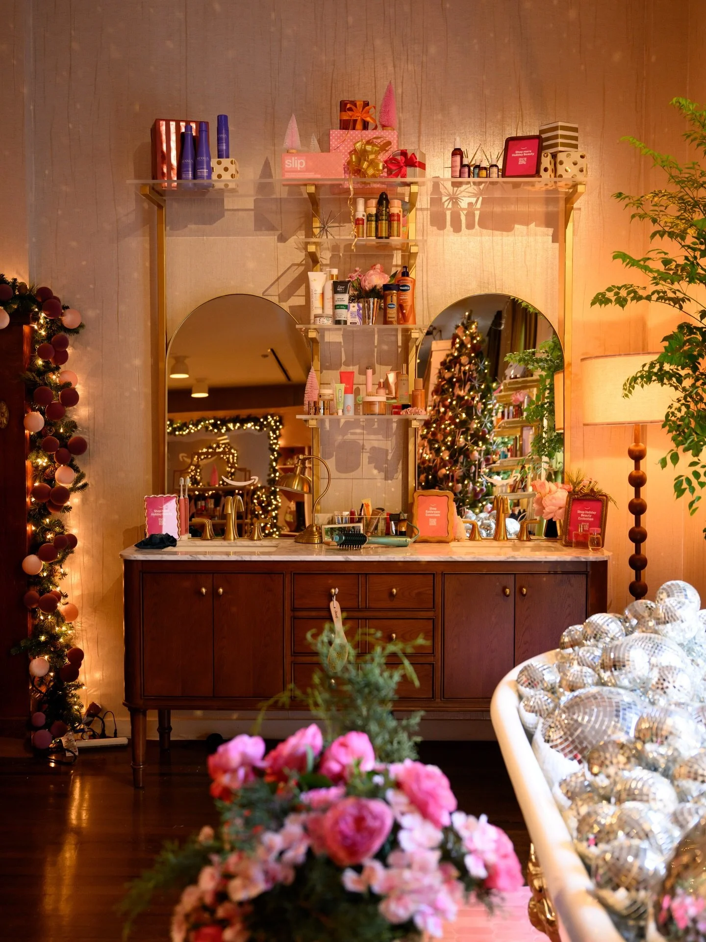 Tapping into 12 Days of Beauty with @Amazon ✨
Curated finds, luxe little discoveries, and a lineup of must-have essentials I&rsquo;m making room for this season. Beauty, simplified and elevated. With the must-haves from @drjart @oseamalibu @vaselineb