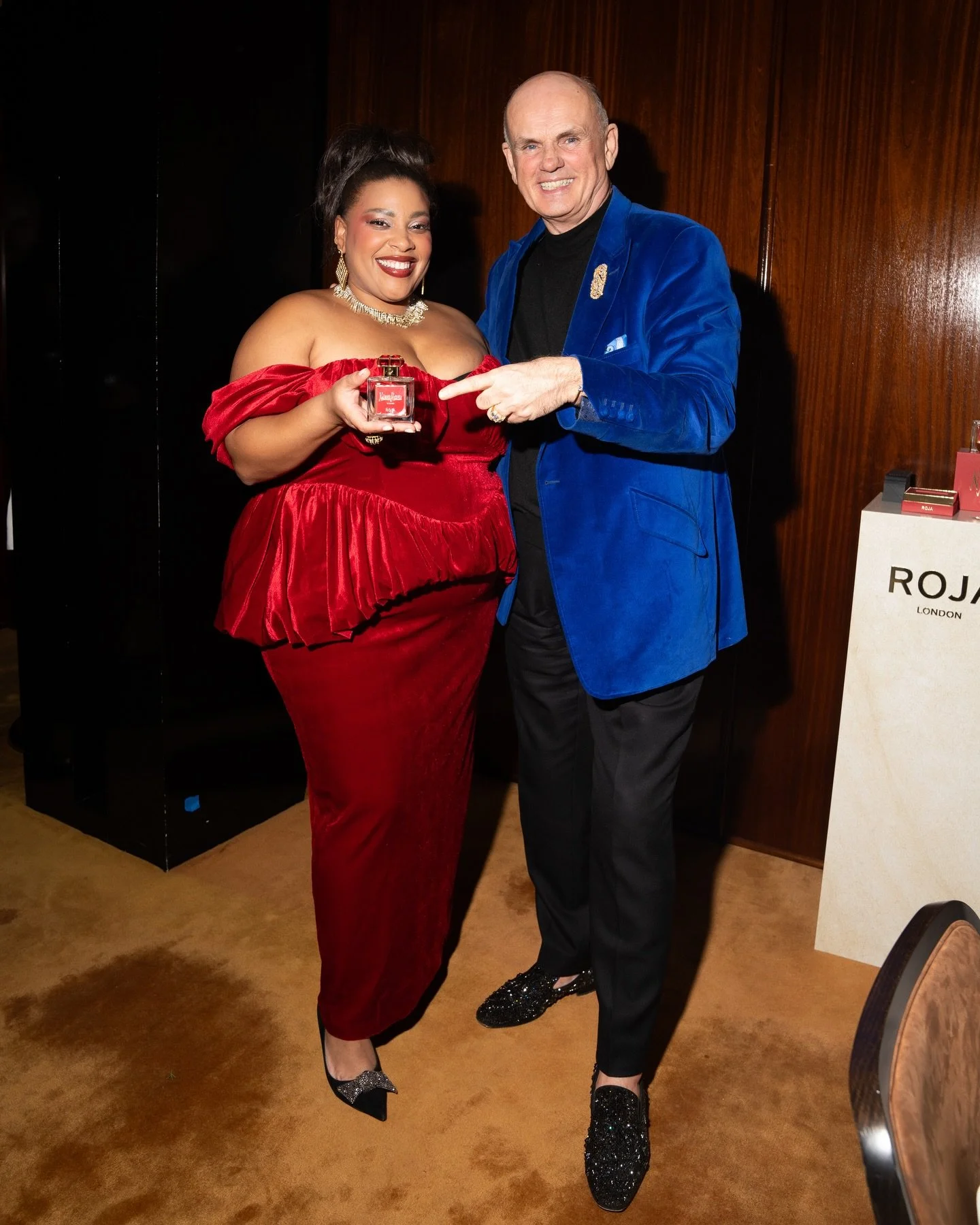 An intimate evening above the city with @rojalondon x @rojadove at @saga_nyc ✨
A Michelin-starred dinner wrapped in skyline views, celebrating the holidays and a special @NeimanMarcus moment complete with a sneak peek of two upcoming exclusives, Elys