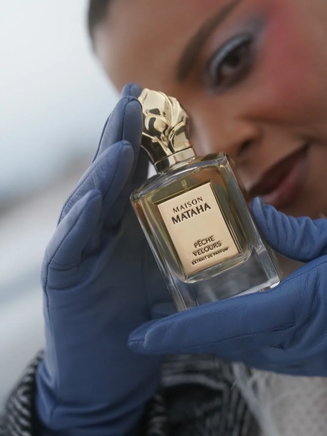 This winter seems eternal but when I wear P&ecirc;che Velours by @maisonmataha I feel a comforting embrace that brings joy and warmth to cold winter days. This creamy, tender, and quietly addictive fragrance with plush textures, gentle sweetness, and