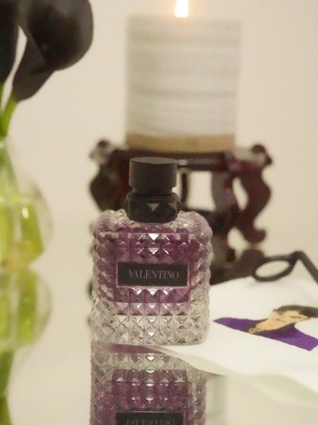 Rome, reimagined: bold, modern, unmistakably @valentino.beauty ✨
Introducing the latest additions to the Valentino Born in Roma universe: Valentino Born in Roma Purple Melancholia is a study in contrast; lush plum and osmanthus wrapped in creamy vani