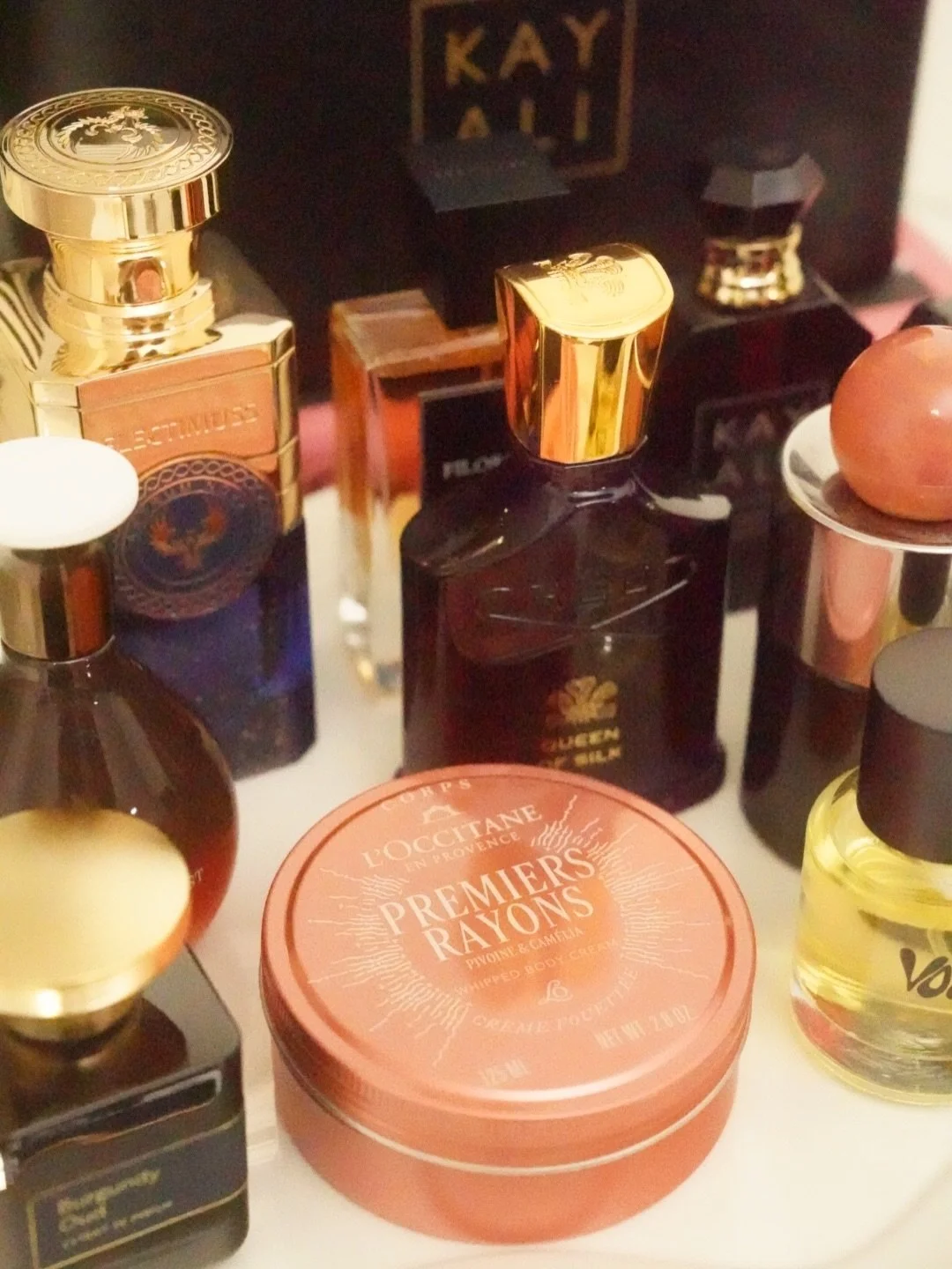 Oud fragrances fit for a queen ✨˚₊&middot; ͟͟͞͞➳❥ Regal, refined, and unapologetically 𝓹𝓸𝔀𝓮𝓻𝓯𝓾𝓵, velvety woods, smoky florals, and golden resins wrapped in pure elegance.
This is oud at its most sophisticated: commanding, sensual, and forever