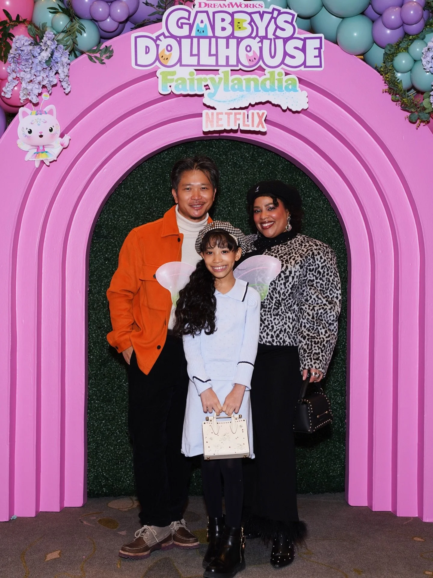 A fantastic Sunday brunch celebrating @GabbysDollhouse
all-new episodes coming to @netflix and special greet and meet with @lailalockhartkraner 🎀 
Thanks for having us @dreamworksjr @NetflixFamily 

#gabbysdollhouse #dreamworks #netflix #netflixfami