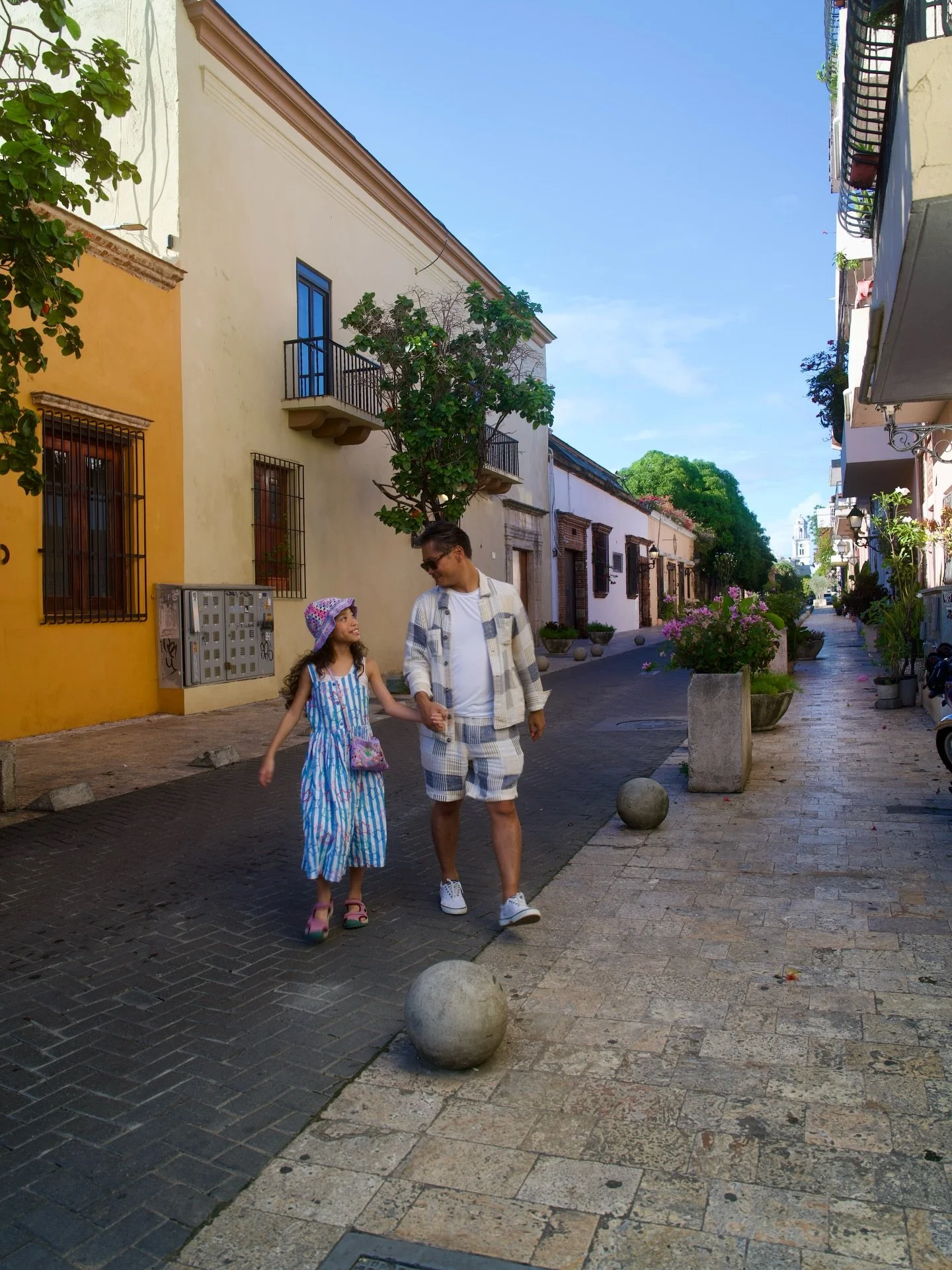 Morning walks through Zona Colonial were pure joy. The city felt familiar and effortless from the very first step, colorful streets, warm Caribbean air, and laughter shared as a family.

Moments like these remind me how special it is to explore the w