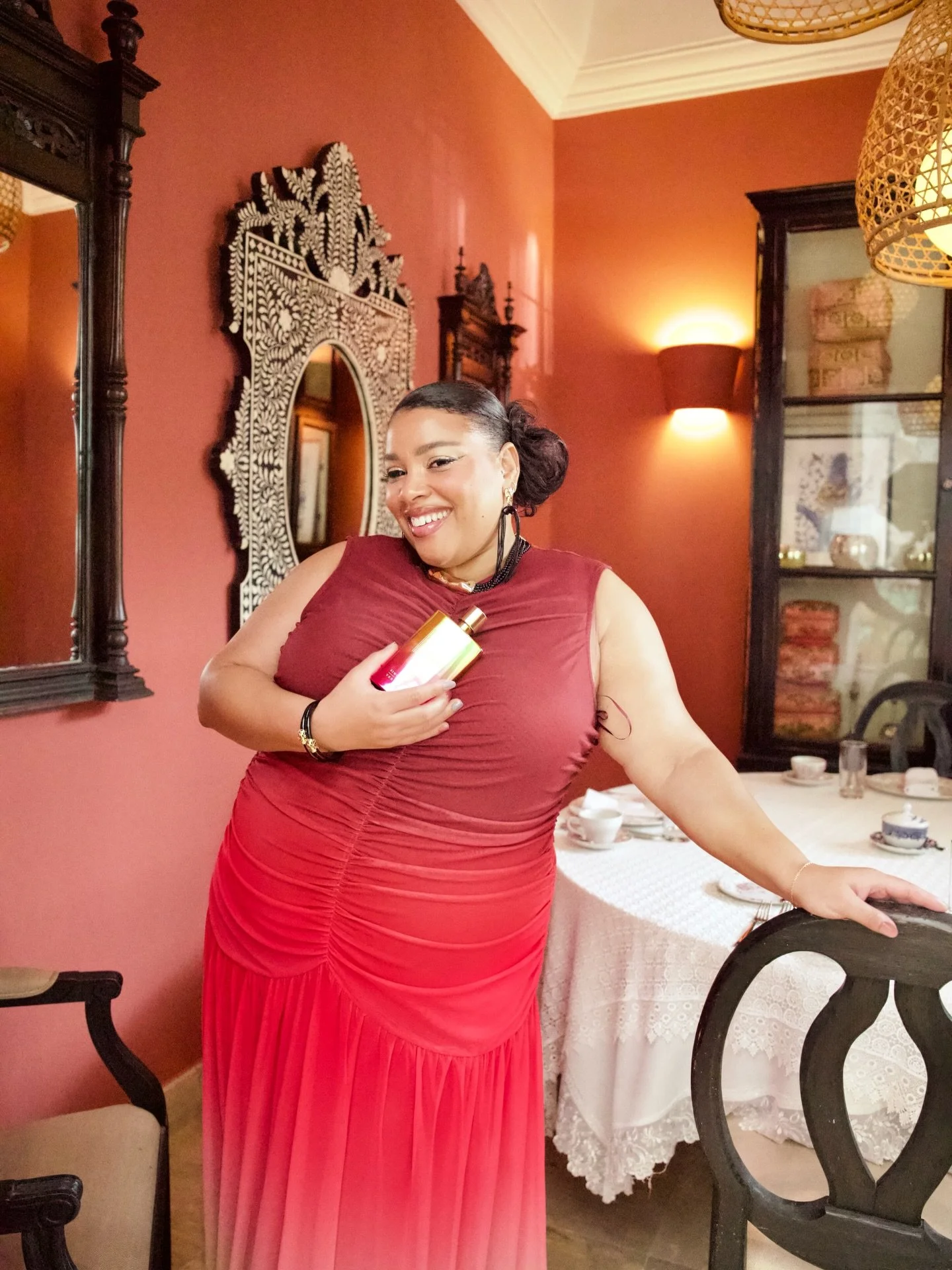 Celebrating National Fragrance Day with Leisure in Paradise by @simone_andreoli_official a scent that feels like the Caribbean bottled.

Juicy papaya and pineapple melt into creamy coconut milk and soft vanilla, drifting into warm Caribbean woods&hel