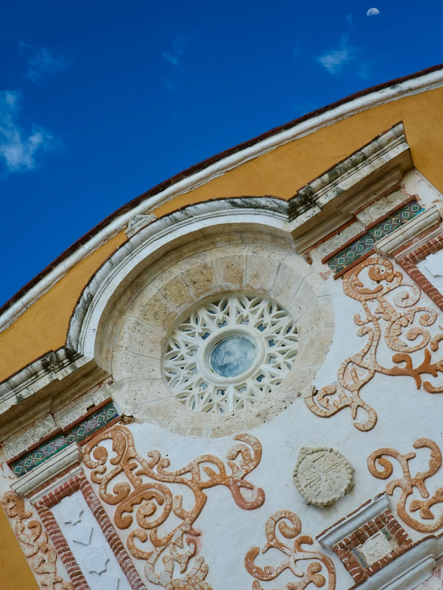 Serene days in Santo Domingo&rsquo;s Zona Colonial, taking in the vibrant colors, rich history, and timeless charm of one of the Caribbean&rsquo;s most iconic districts. 🇩🇴✨

D&iacute;as serenos en la Zona Colonial de Santo Domingo, disfrutando de 