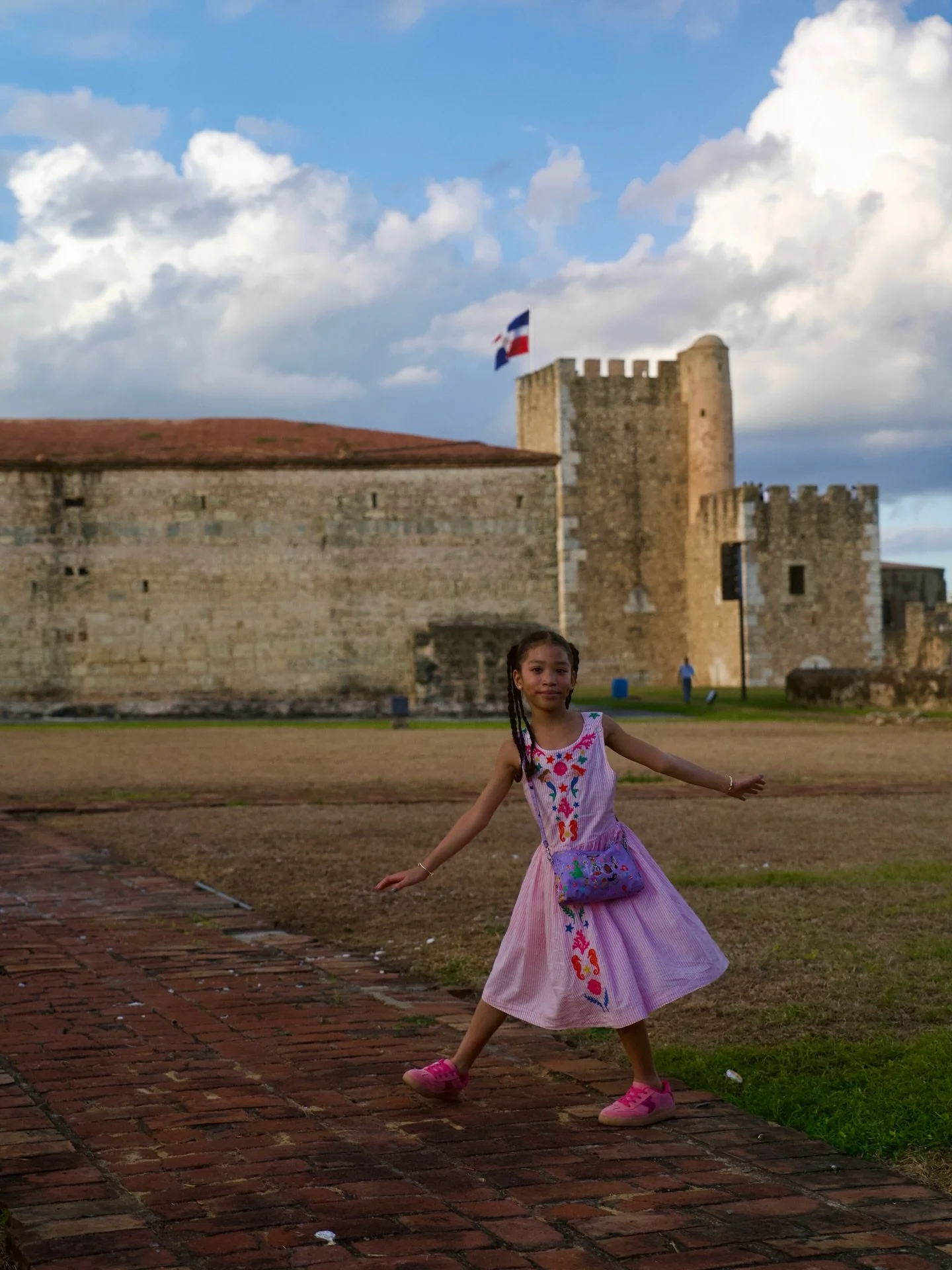 Standing in the presence of centuries at Fortaleza Ozama the oldest military fortress in the Americas, built in the early 1500s to guard the city along the Ozama River.

In the heart of Zona Colonial, its coral stone walls and watchtowers tell the st