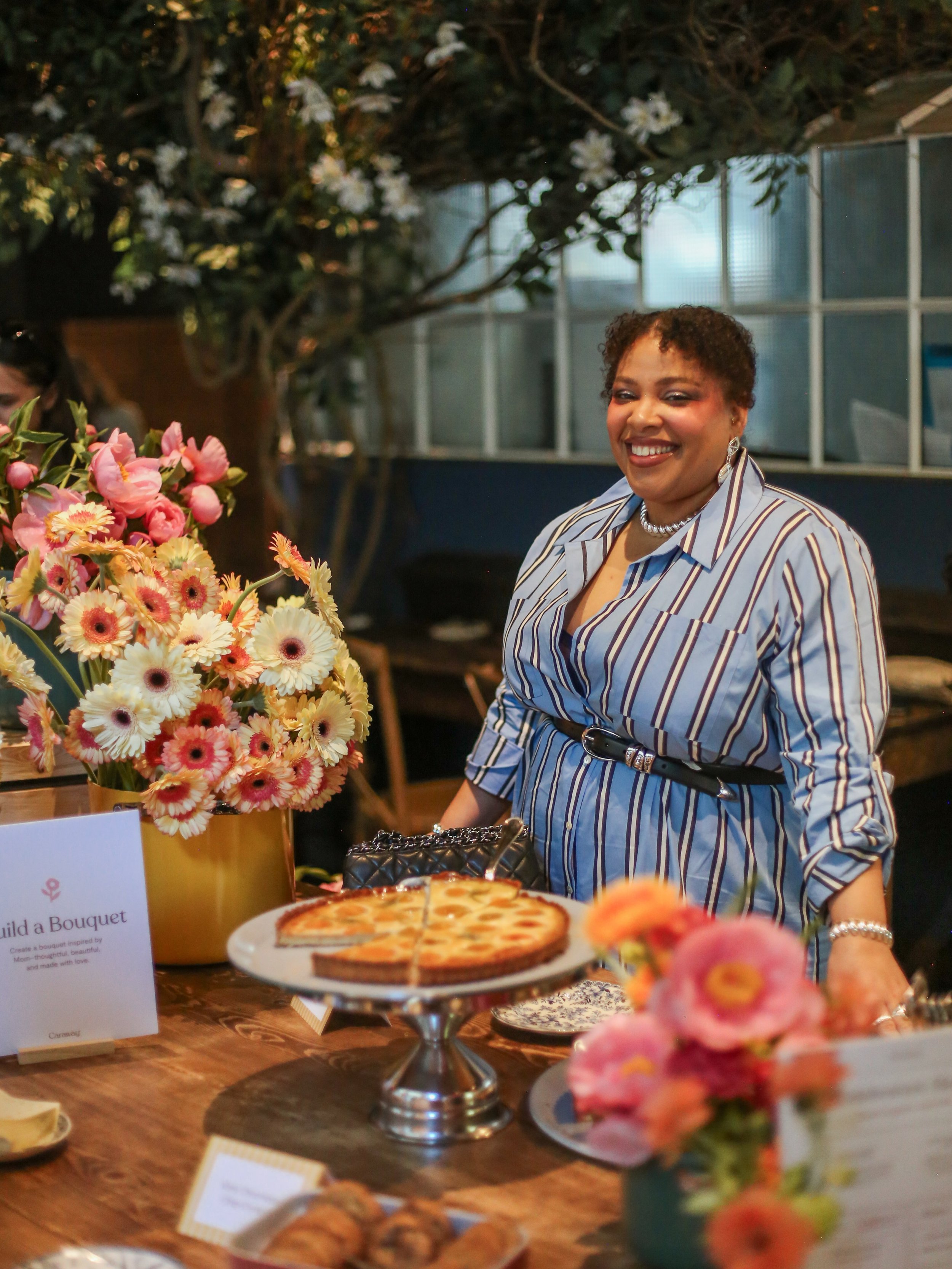 Flashback to @caraway_home x @_mamannyc_ Mother&rsquo;s Day brunch ✨🌷

Mom is home. Home is love. Home is cozy. Home is safe. Home is joy. ✨

And if there&rsquo;s one thing moms know how to do&hellip; it&rsquo;s bring everything to the table. Love, 