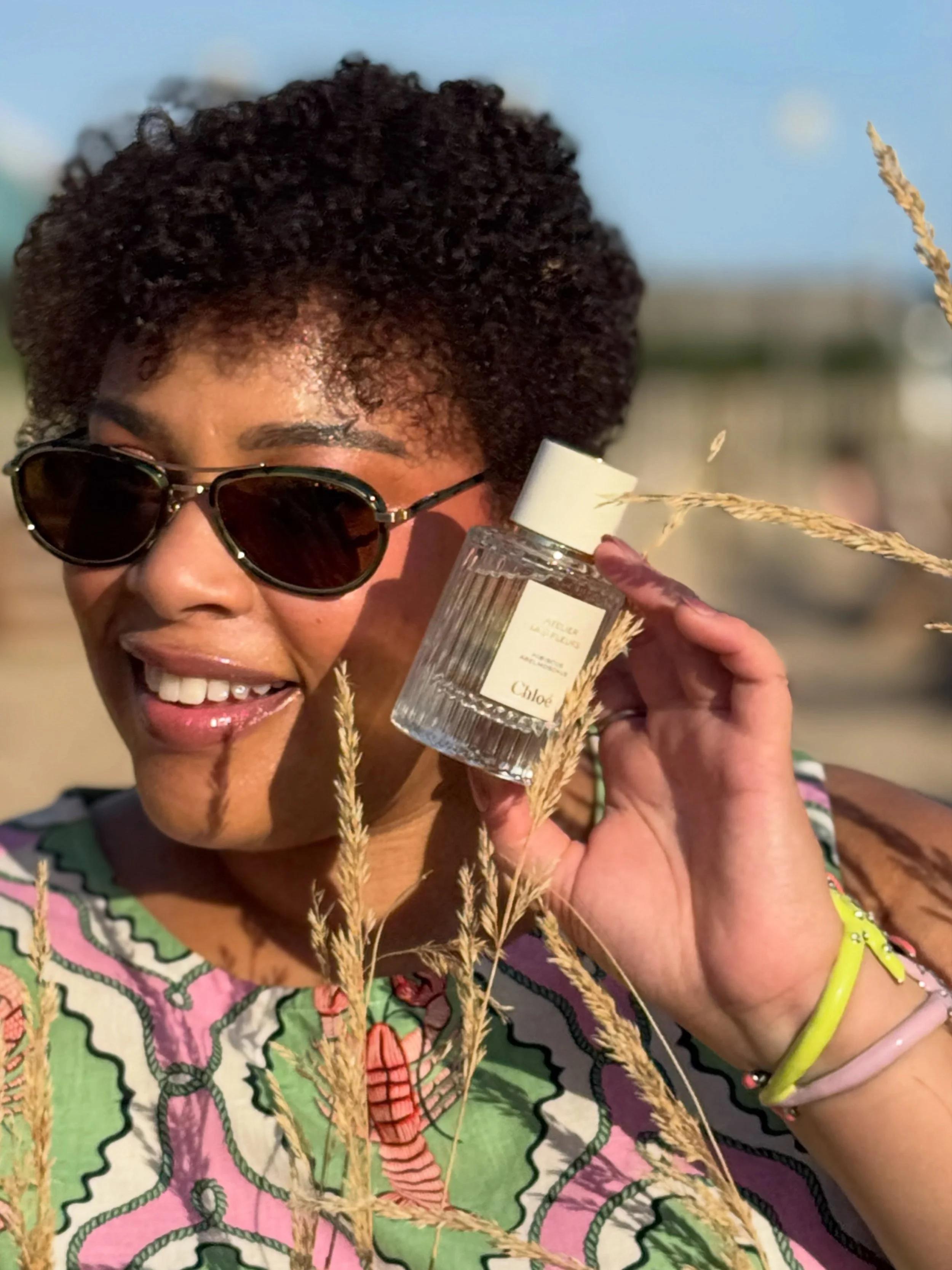 Fragrance I wore non-stop this weekend 🌺☀️ 
Chlo&eacute; Chlo&eacute; Atelier des Fleurs Hibiscus Abelmoschus:  bright, floral, effortlessly chic, and made for sun-soaked days that turn into warm summer nights.

* 🌺 Hibiscus / hibiscus seed (ambret