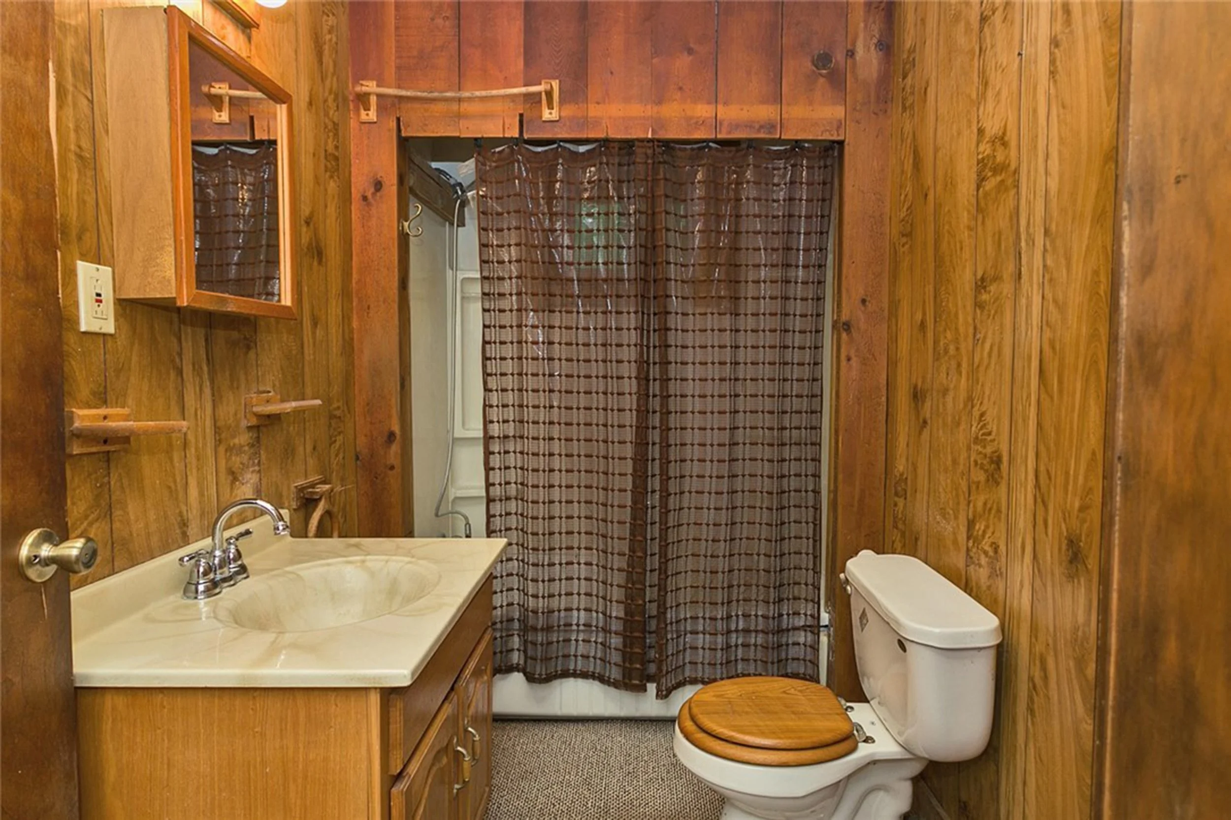 Mori Residence Designed by David Stumpf Architecture_Interior Primary Bathroom Before Renovation_1.jpg