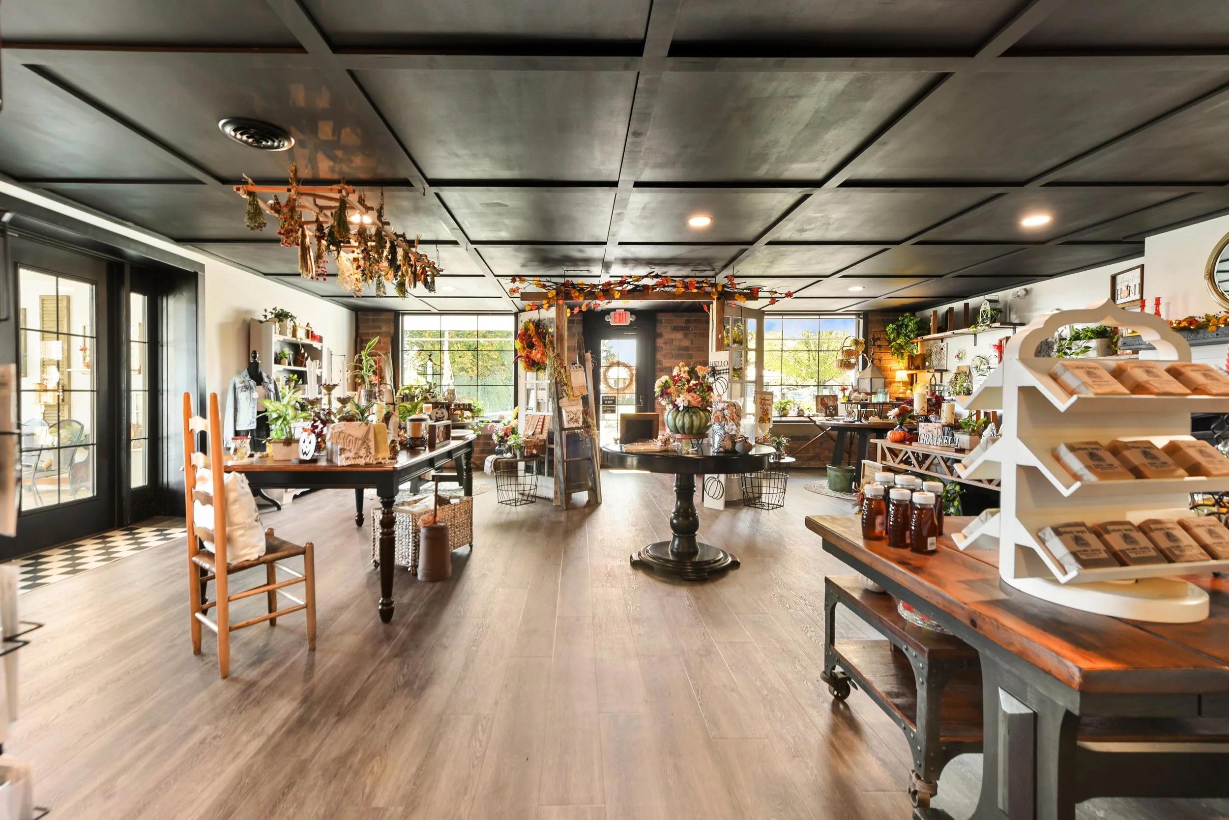 Red Bird Gift Company Commercial Building Renovation Designed by David Stumpf Architecture_Retail Space (4).jpg