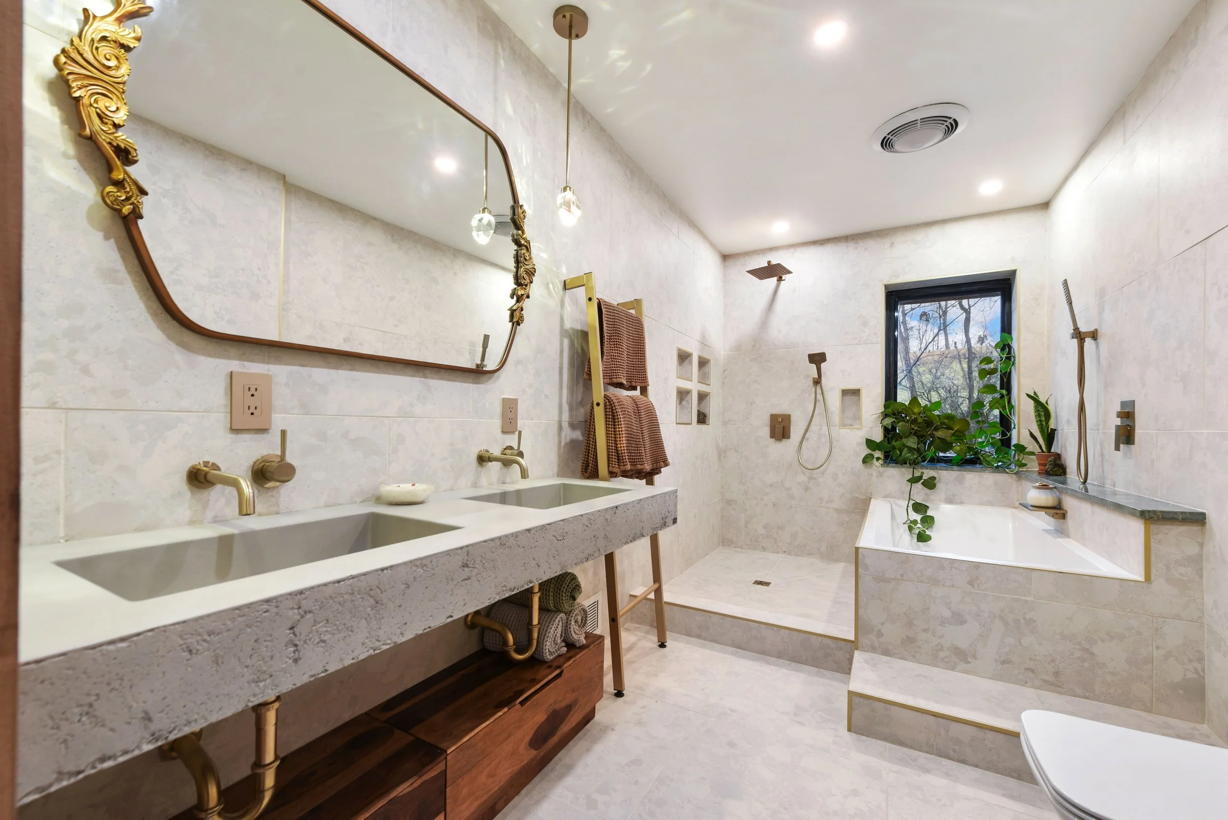 Mori Residence Designed by David Stumpf Architecture_Interior Guest Bathroom_1.jpg