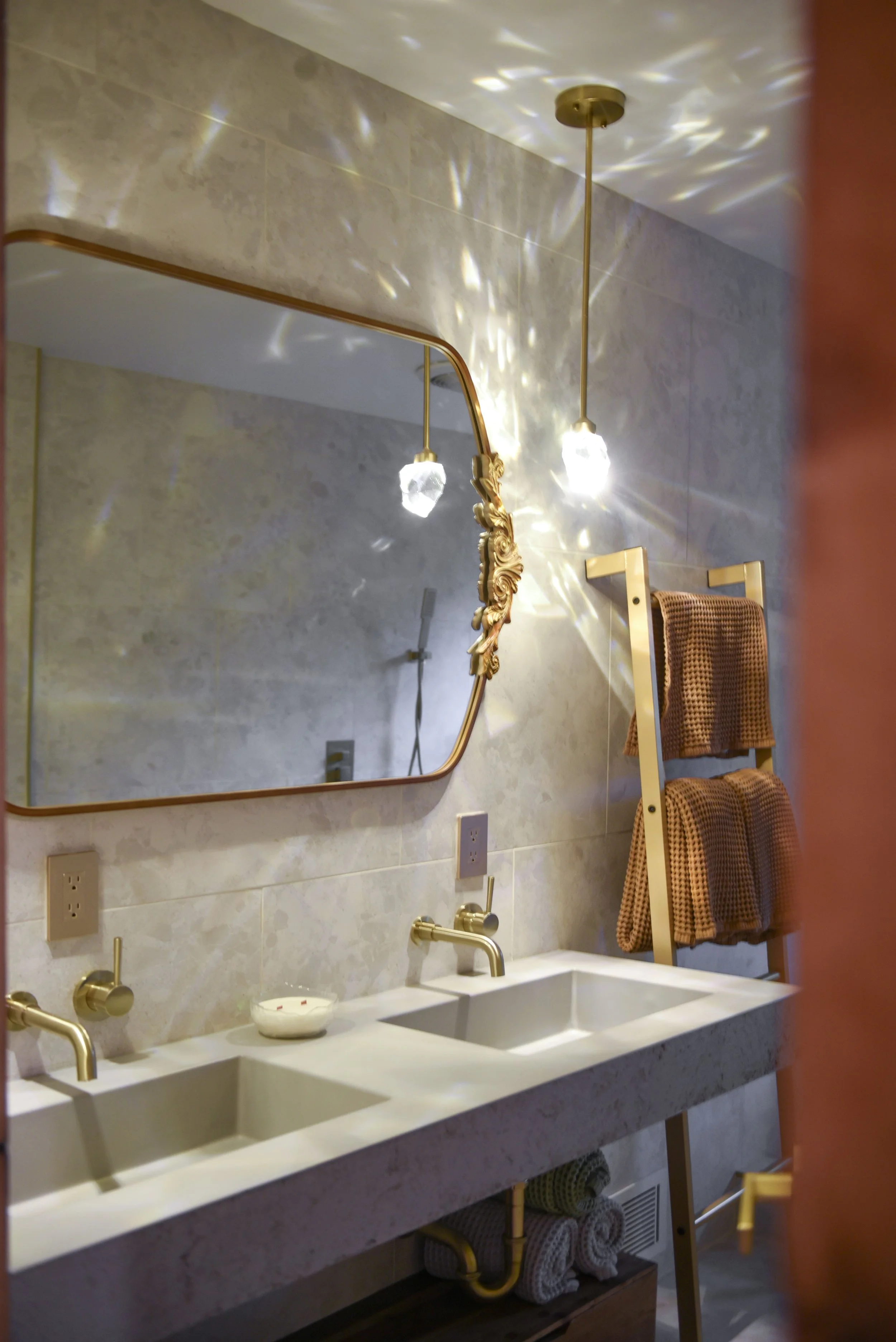 Mori Residence Designed by David Stumpf Architecture_Interior Guest Bathroom_2.jpg