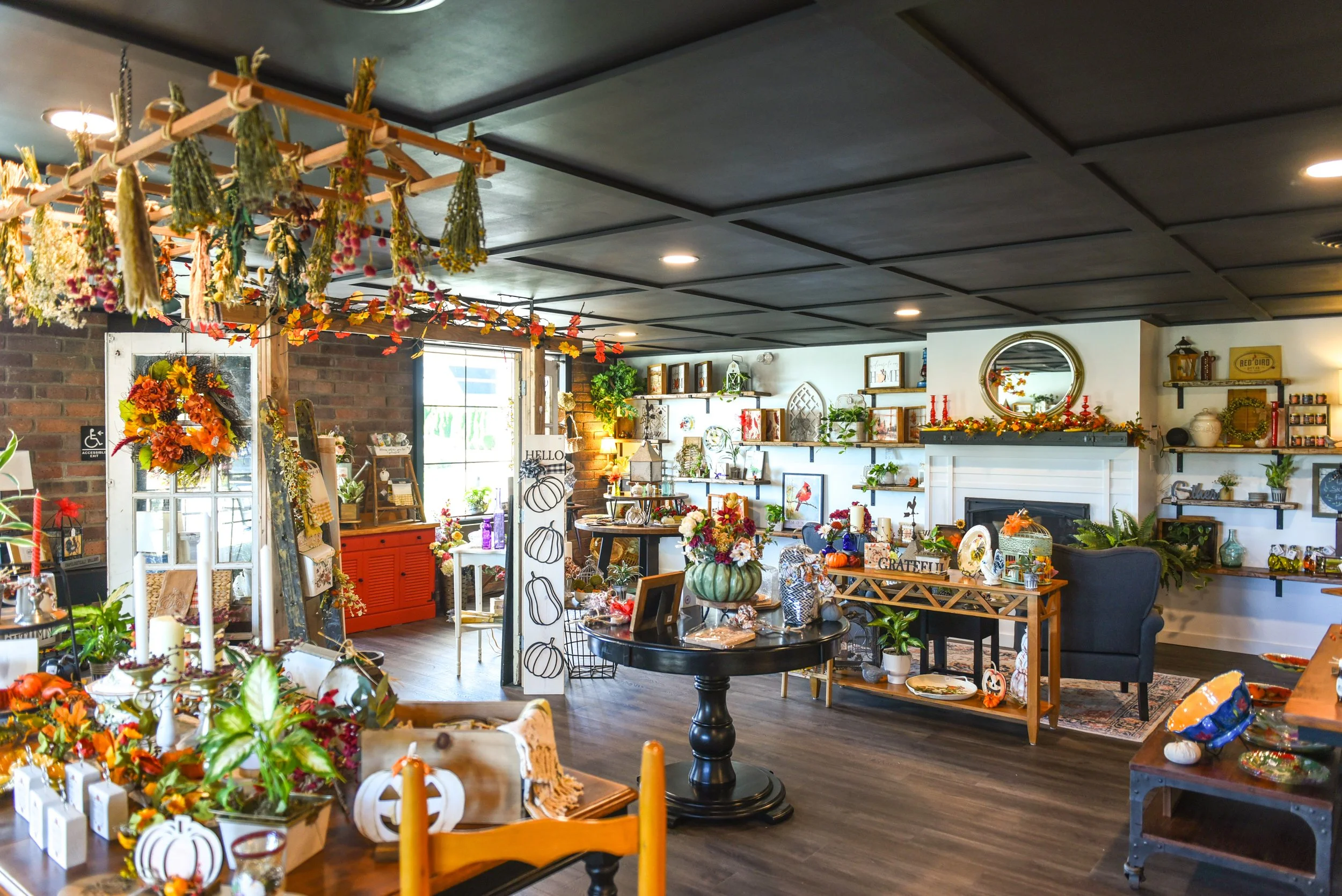 Red Bird Gift Company Commercial Building Renovation Designed by David Stumpf Architecture_Retail Space (3).jpg