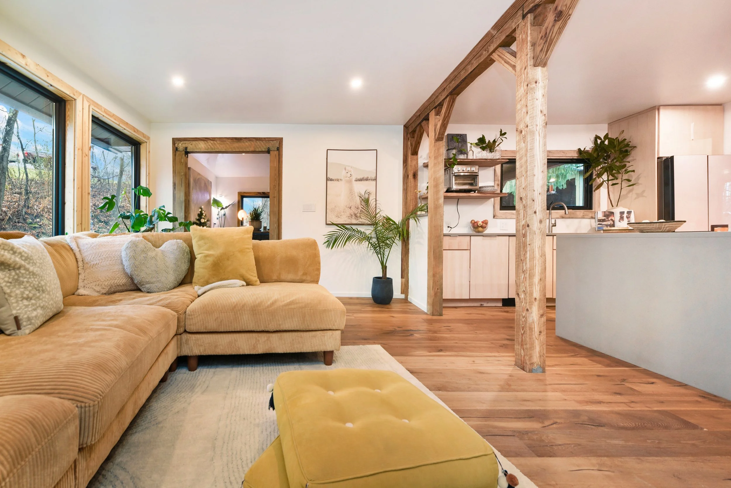 Mori Residence Designed by David Stumpf Architecture_Interior Living Room_2.jpg