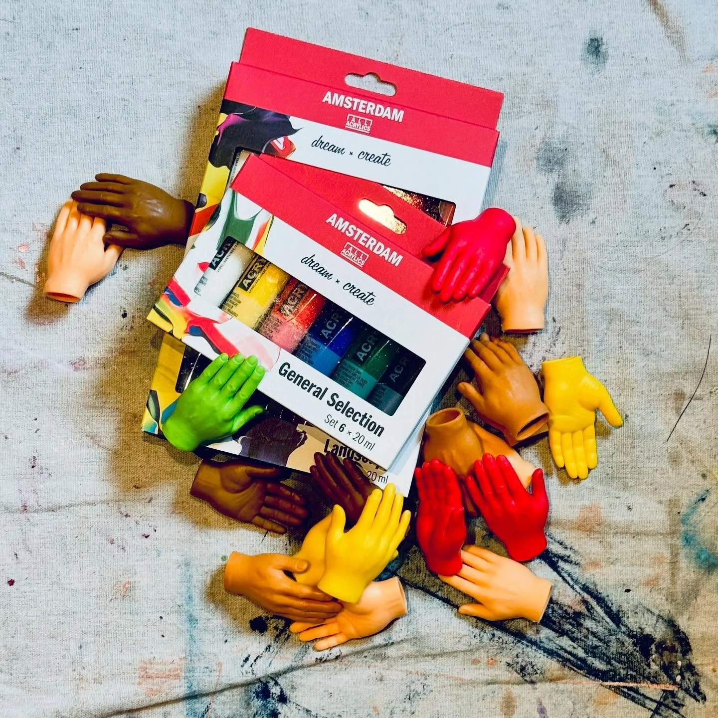 Want to know what these tiny hands are for? Find out at the BelRed Arts Night Market THIS SATURDAY, August 23 from 3-9PM at the BelRed Light Rail Station. @pnw.art.laboratory will be hosting a fun arts activation with these materials&hellip; Join us 