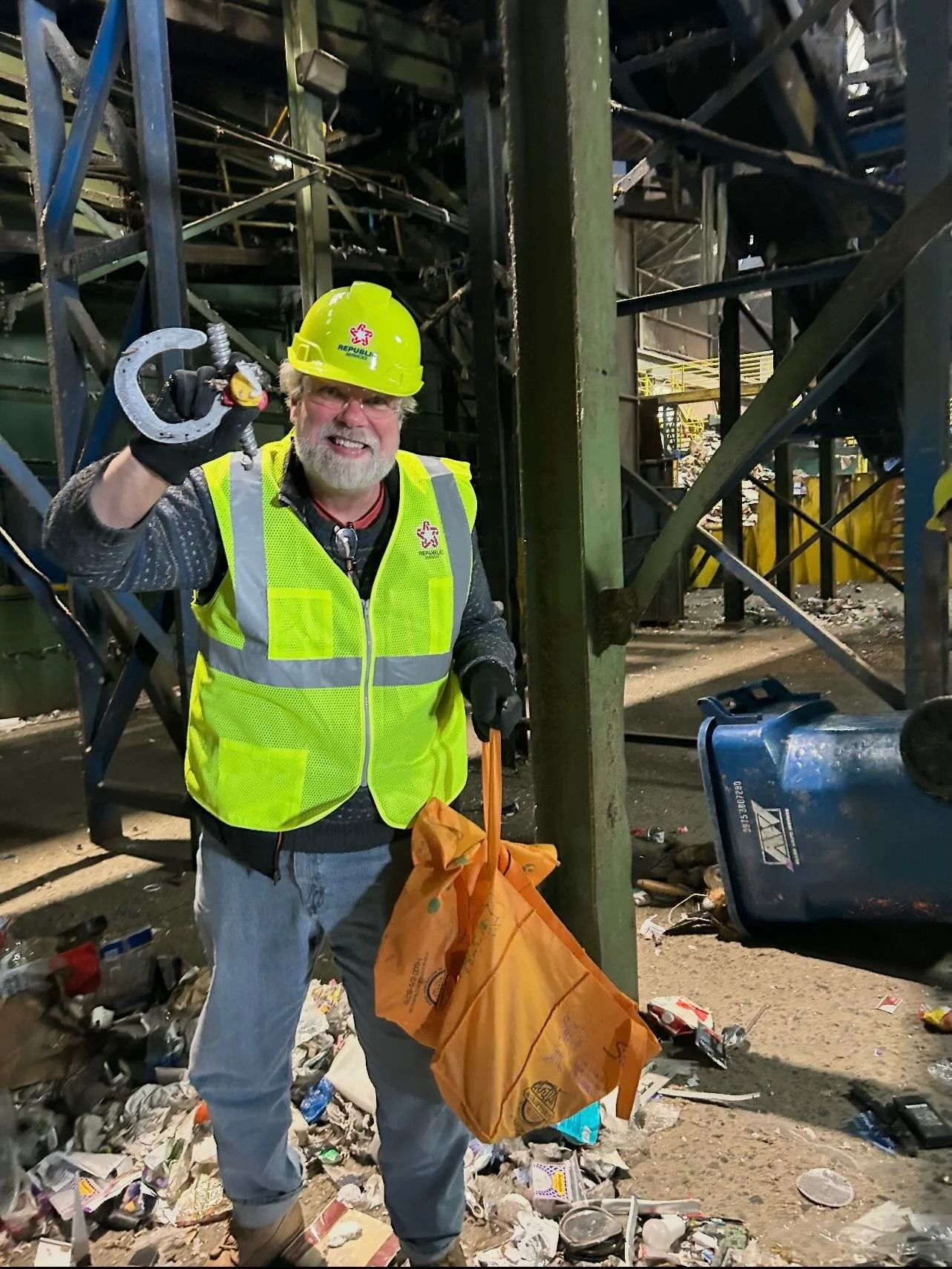 One person&rsquo;s trash is another person&rsquo;s treasure! 

Our current artist-in-residence, Fred Lisaius, has been scavenging for materials at @republic_services recycling center in Seattle to prepare a spectacular piece of artwork set to exhibit