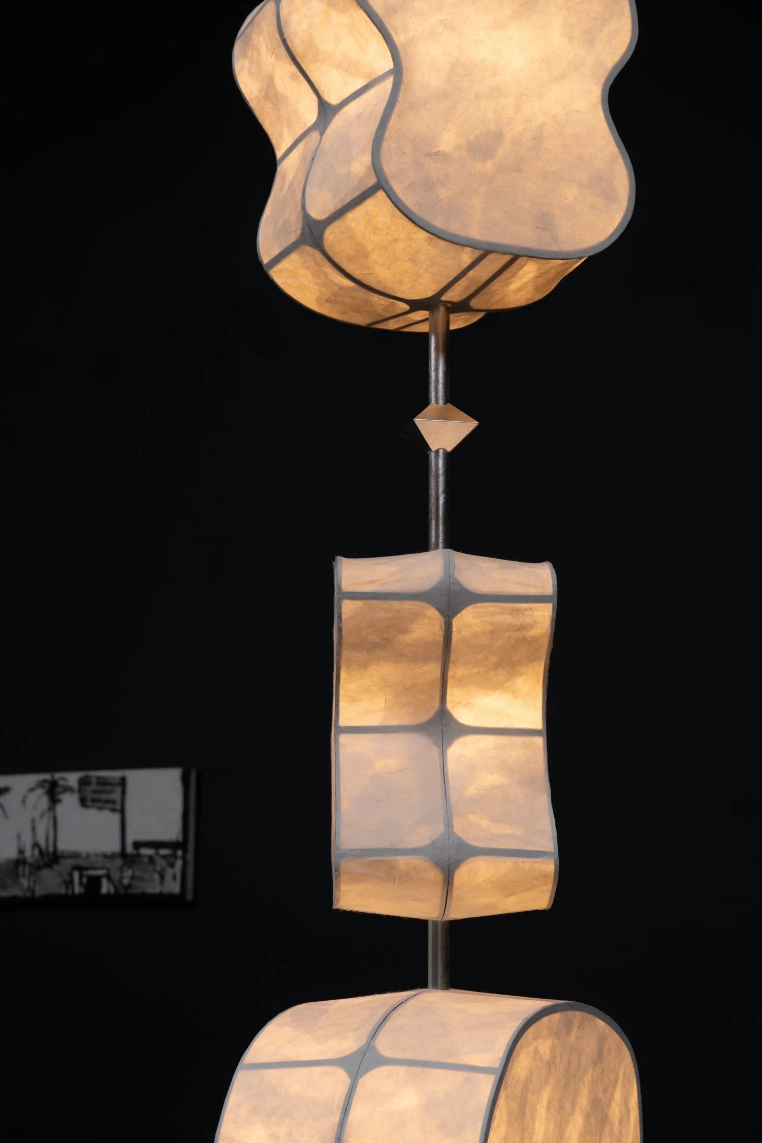 w_TOT COM 6(3) silver_24.jpg