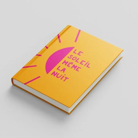 Heureux de vous annoncer que nous sommes en train de finaliser, avec l'&eacute;quipe des &eacute;ditions Loco, la maquette du livre &quot;LE SOLEIL M&Ecirc;ME LA NUIT&quot;, qui para&icirc;tra au mois d'octobre 2025 aux &eacute;ditions Loco (www.edit