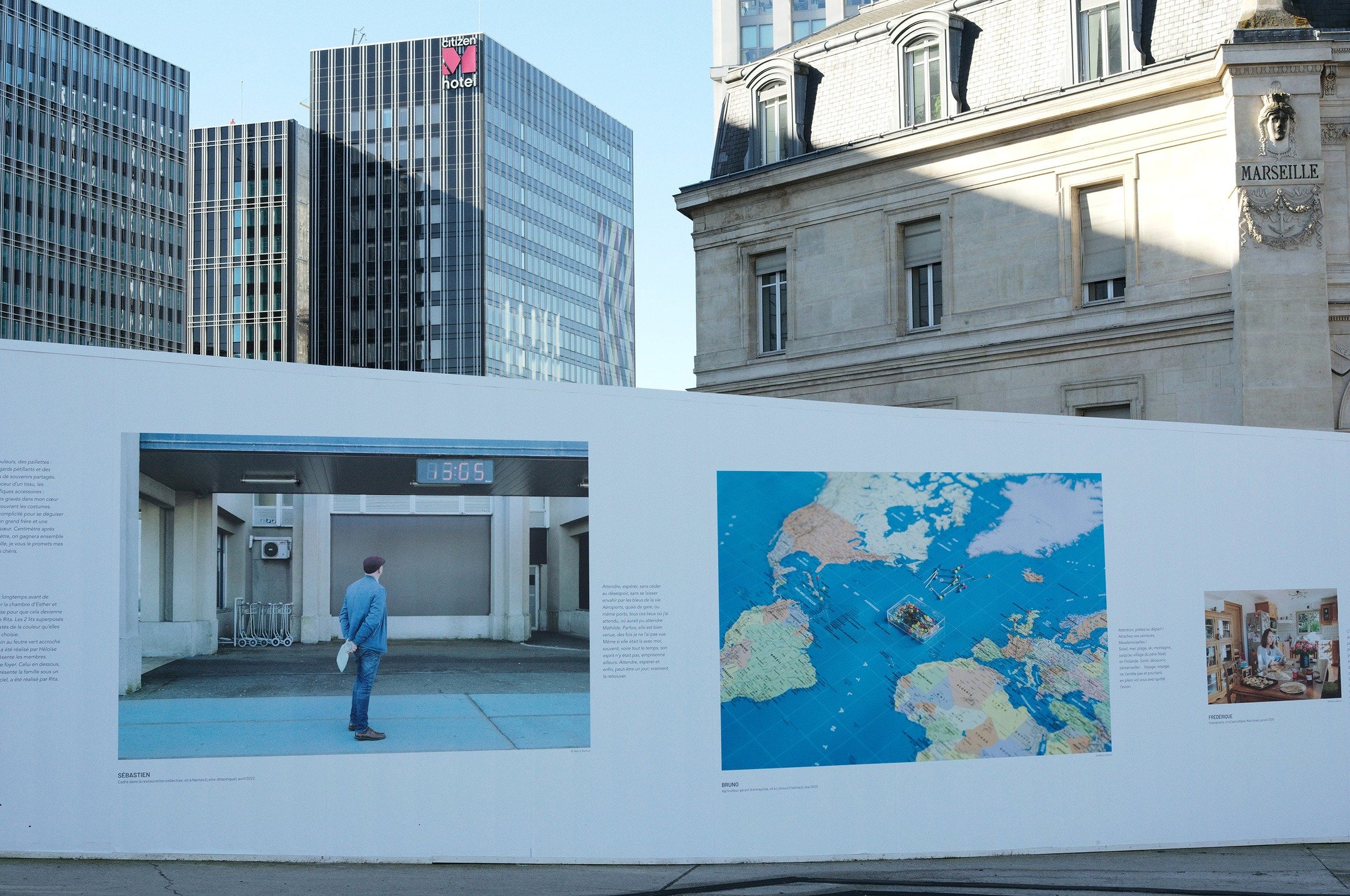 Quelques images de l'exposition LE SOLEIL M&Ecirc;ME LA NUIT (photographies de Marco Barbon) qui a inaugur&eacute; jeudi dernier &agrave; Paris Gare de Lyon. 
L'exposition est visible jusqu'au 16 mai sur le parvis de la gare.

Pour toutes les photos 