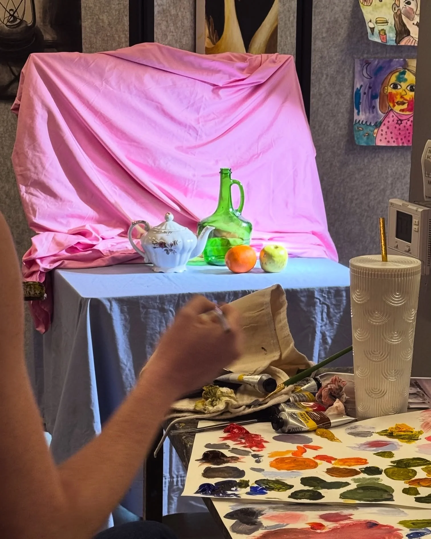 Turn a New Creative Leaf! 🍁 
New Fall Term Begin Tuesday, September 22
🟠 Register now and take 10% off through 8/15
🟠 Discount applies to all adult, kids and teens art classes!
🟠 Tap the link in our bio for details