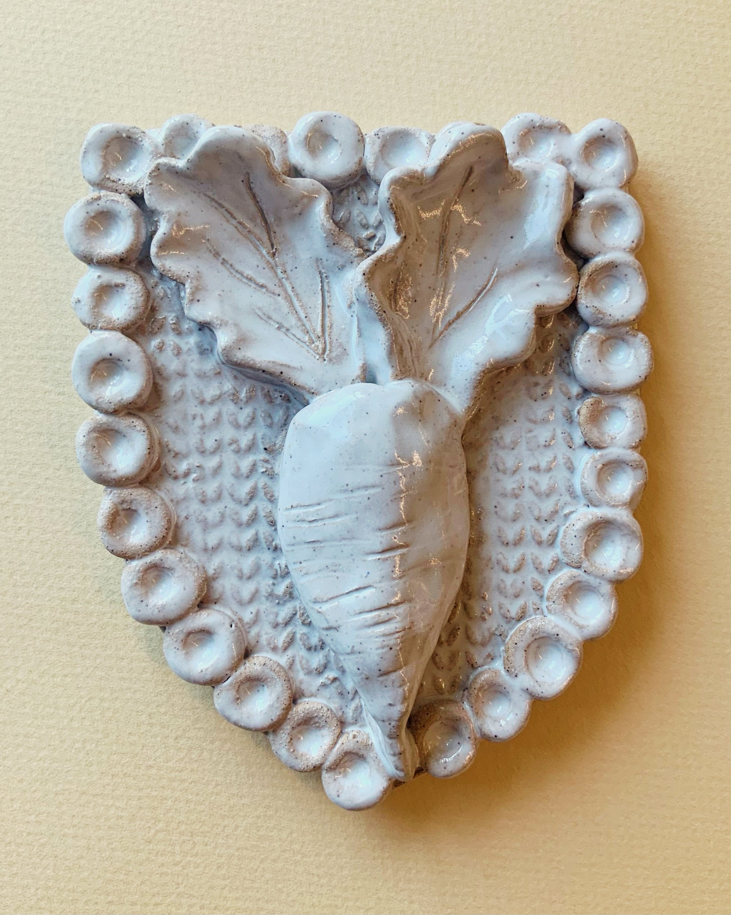 🟡 Student Work Spotlight 🔦
Ceramic wall plaques by @tessbov 
A new 4 week session of ceramics starts next week!