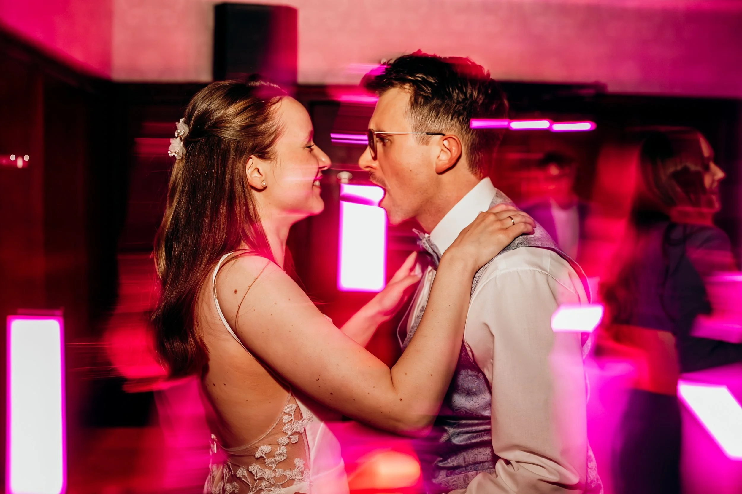 Hochzeit Hotel GUT Bardenhagen Bienenbüttel: Nina & Felix, Hochzeitsreportage Bild 27 von Hochzeitsfotograf Serkan Can