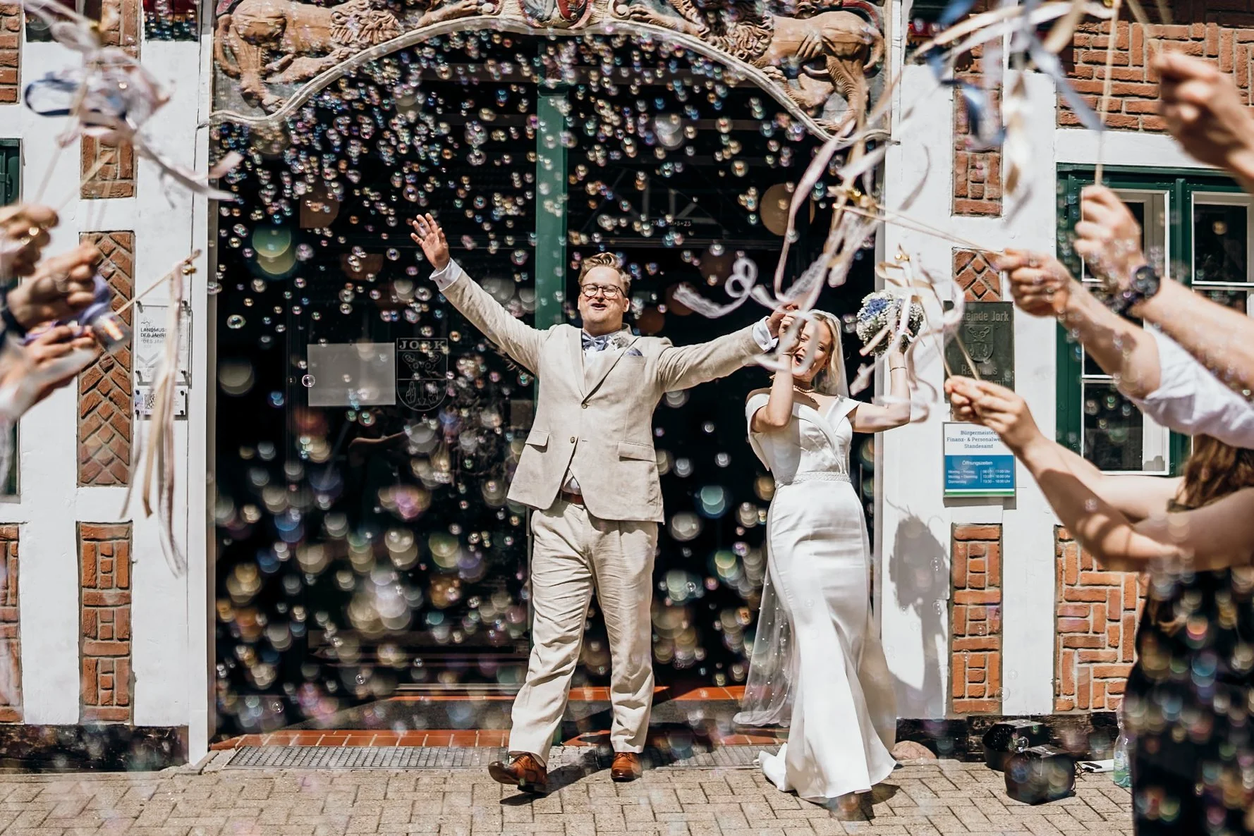 Hochzeit Standesamt Jork: Tabea & Jens, Hochzeitsreportage Bild 15 von Hochzeitsfotograf Serkan Can