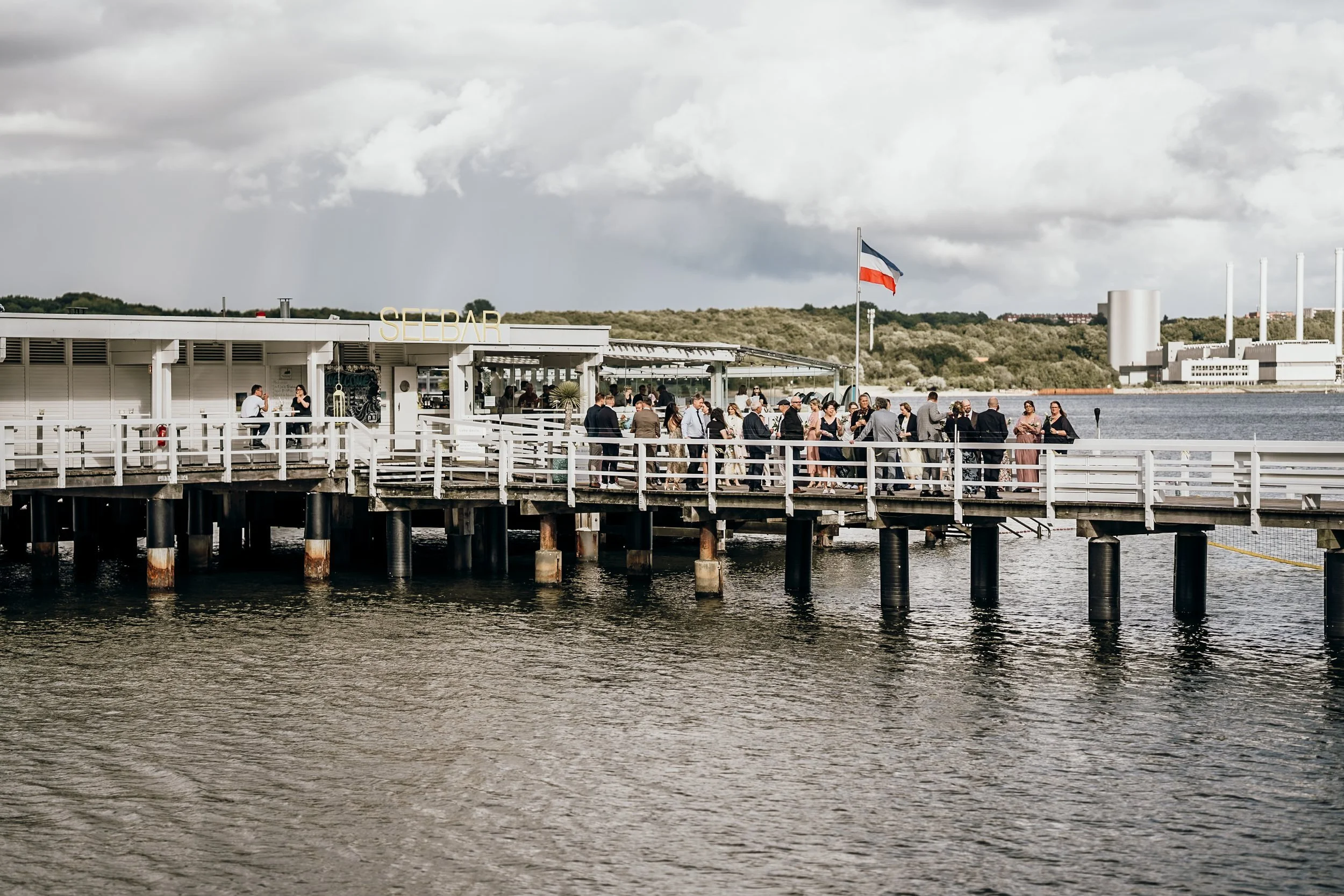 Hochzeit Leuchtturm Holtenau und Seebar Kiel: Irina & Florian, Hochzeitsreportage Bild 15 von Hochzeitsfotograf Serkan Can