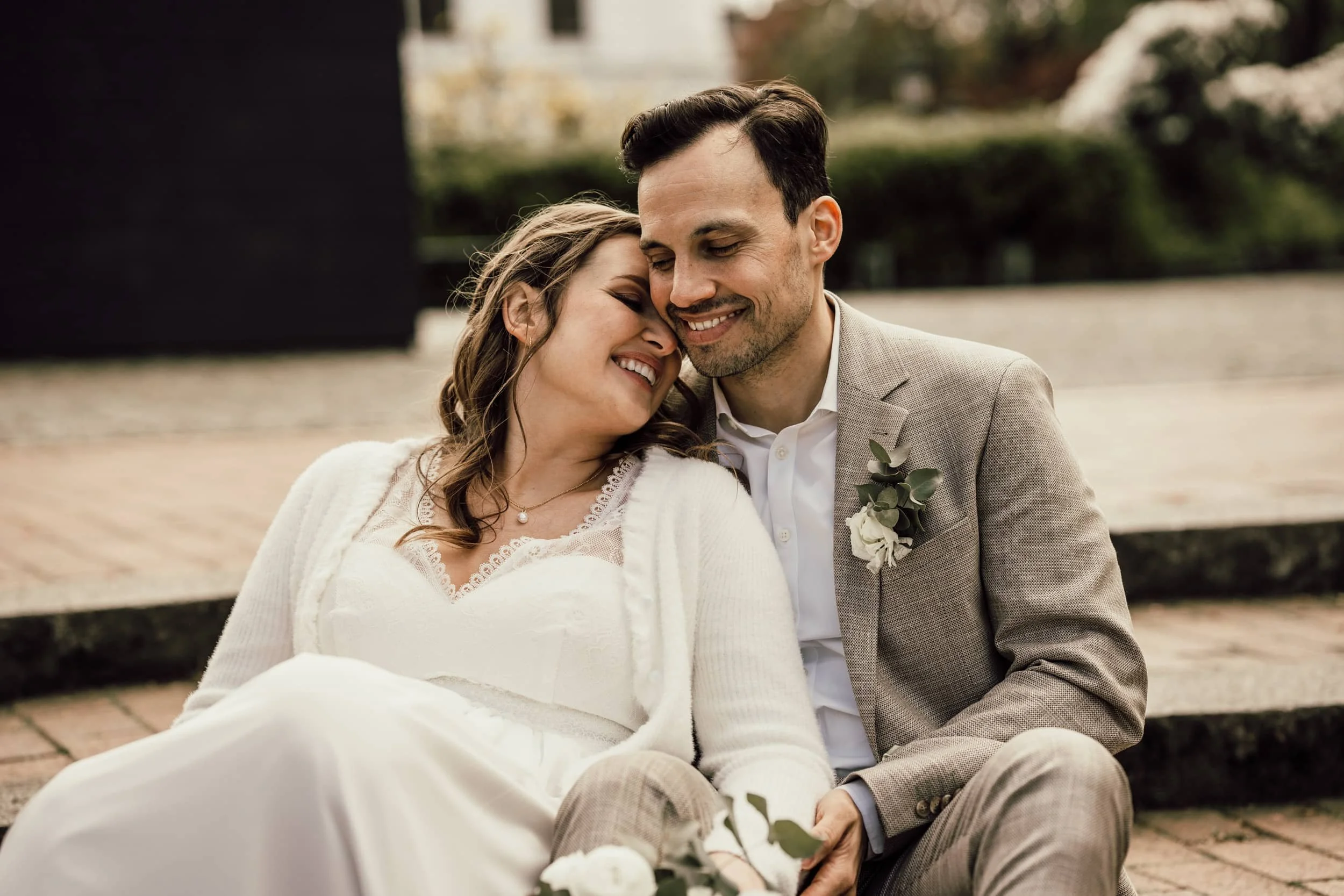 Hochzeitsreportage in Hamburg: Brautpaar, fotografiert von Hochzeitsfotograf Liebesbilder