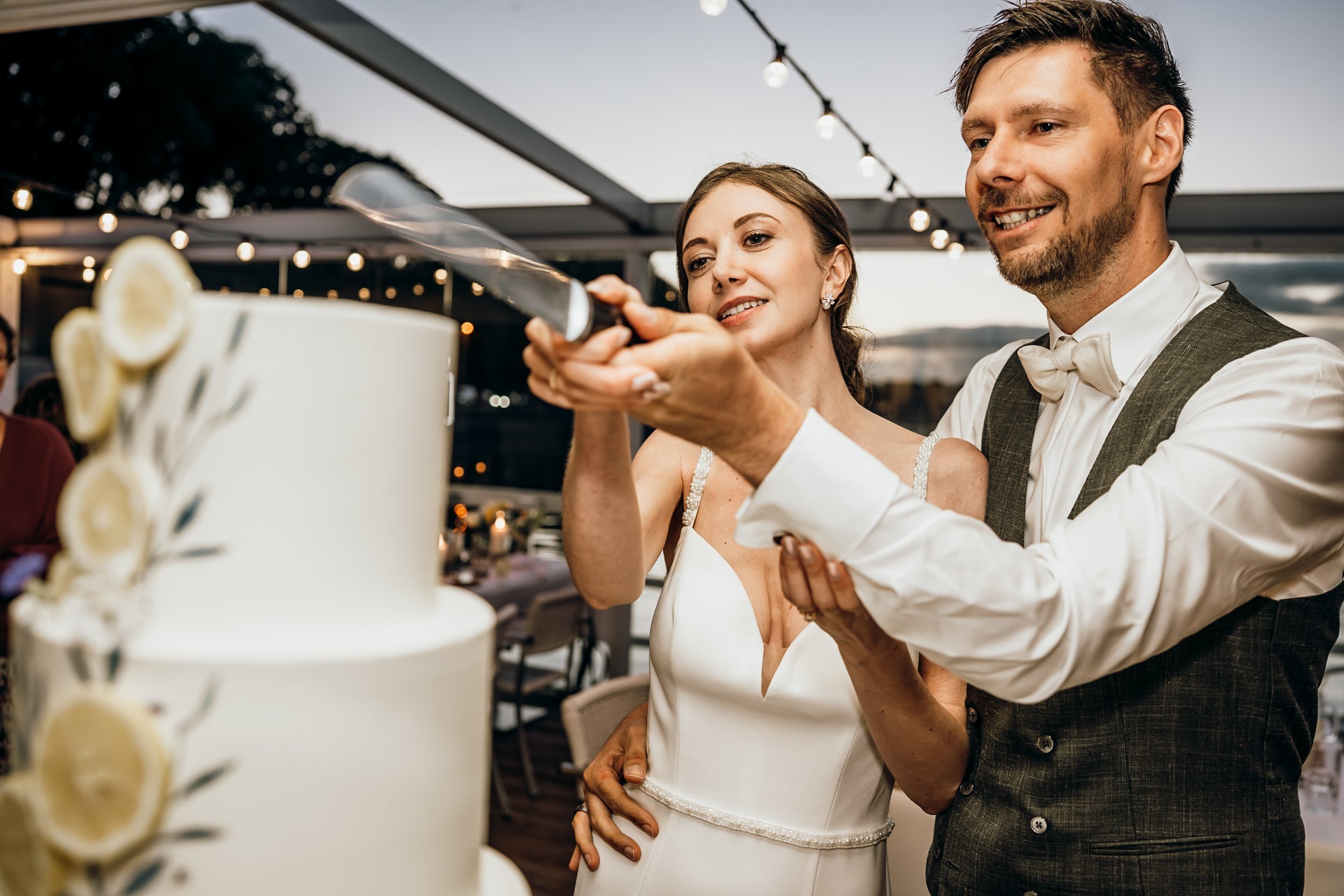 Hochzeit Leuchtturm Holtenau und Seebar Kiel: Irina & Florian, Hochzeitsreportage Bild 25 von Hochzeitsfotograf Serkan Can