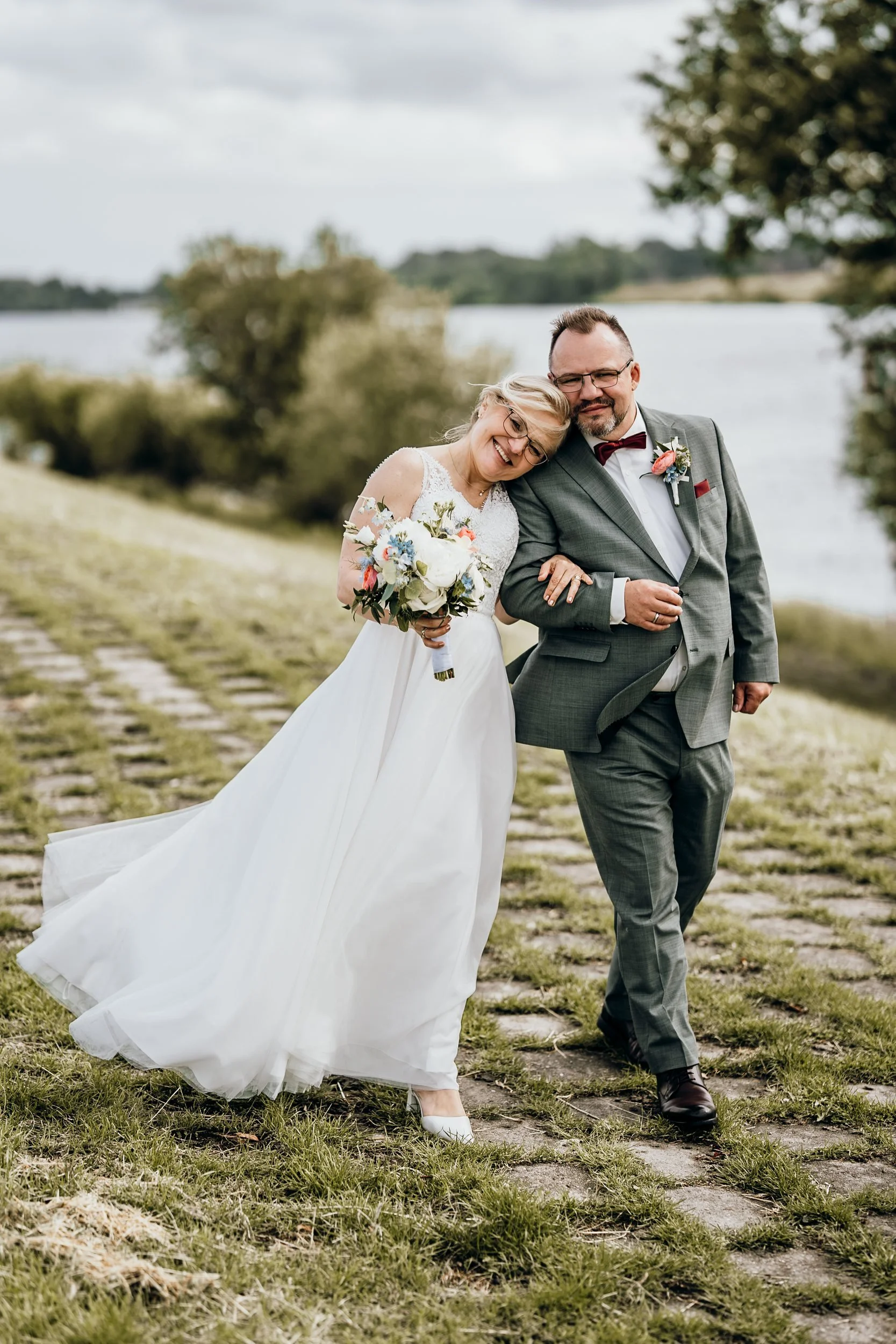 Hochzeit Marschländer Elblounge Bergedorf: Babett & Gregor, Hochzeitsreportage Bild 12 von Hochzeitsfotograf Serkan Can
