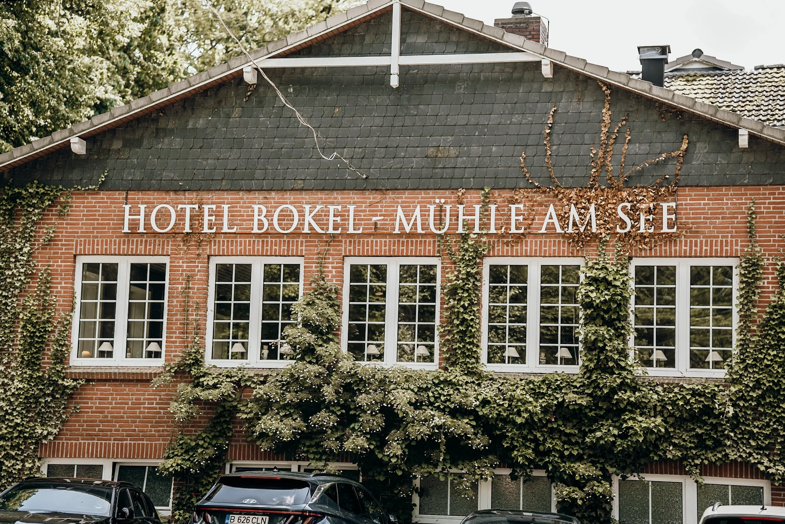 Hochzeit Hotel Bokel-Mühle am See Bokel: Samantha & Claudiu, Hochzeitsreportage Bild 1 von Hochzeitsfotograf Serkan Can