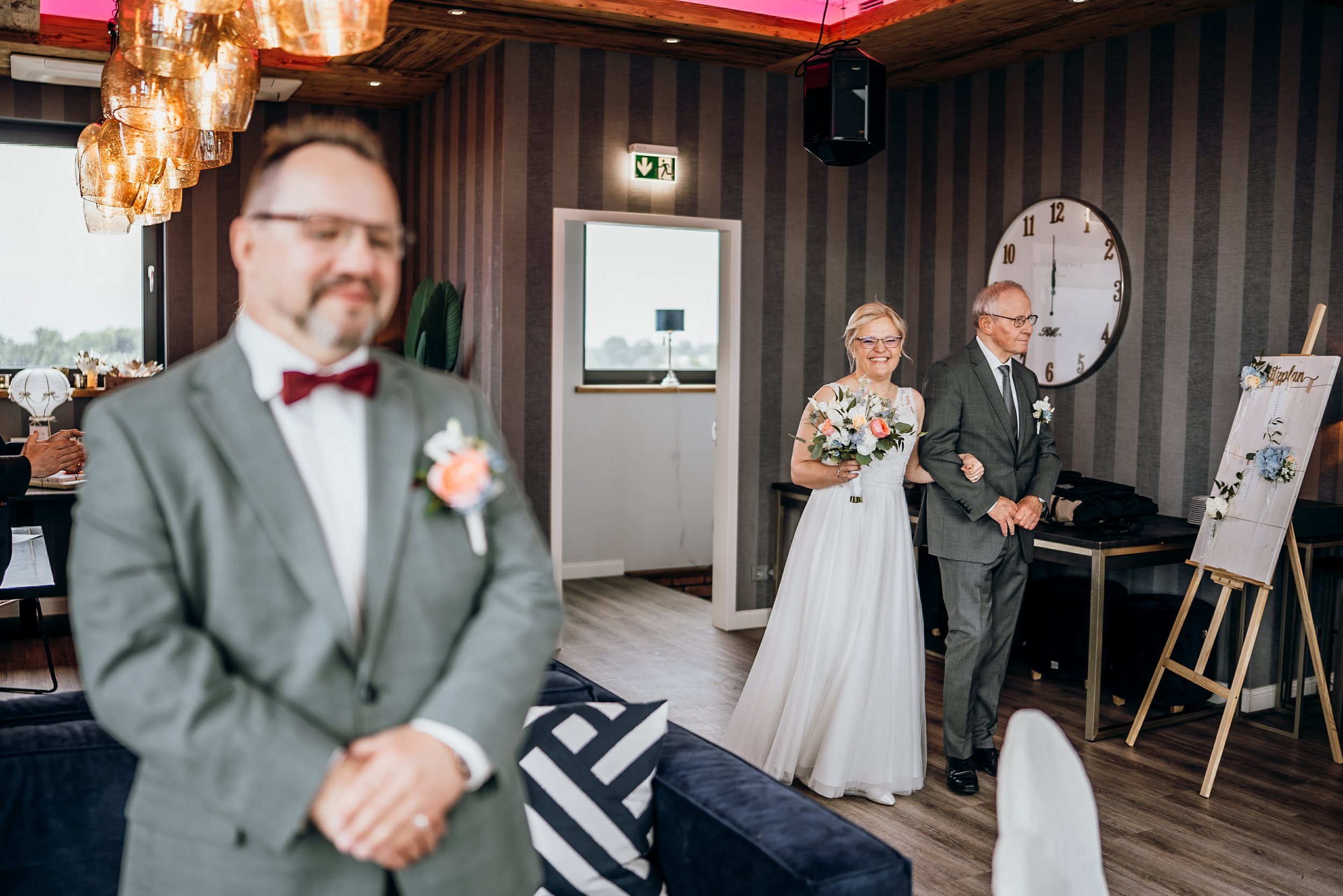 Hochzeit Marschländer Elblounge Bergedorf: Babett & Gregor, Hochzeitsreportage Bild 4 von Hochzeitsfotograf Serkan Can