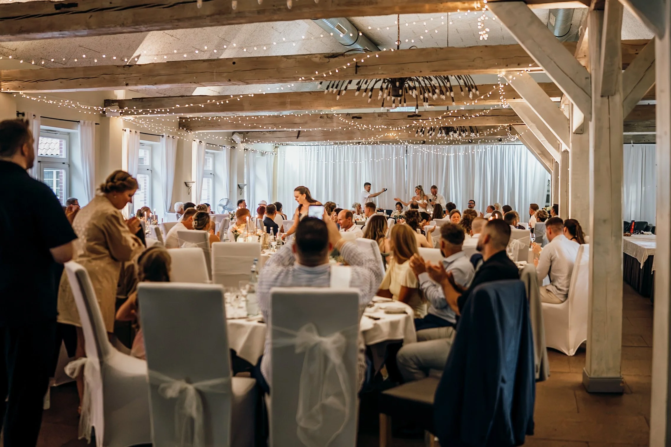 Hochzeit Restaurant Gut Wulfsmühle Tangstedt: Nora & Arthur, Hochzeitsreportage Bild 26 von Hochzeitsfotograf Serkan Can