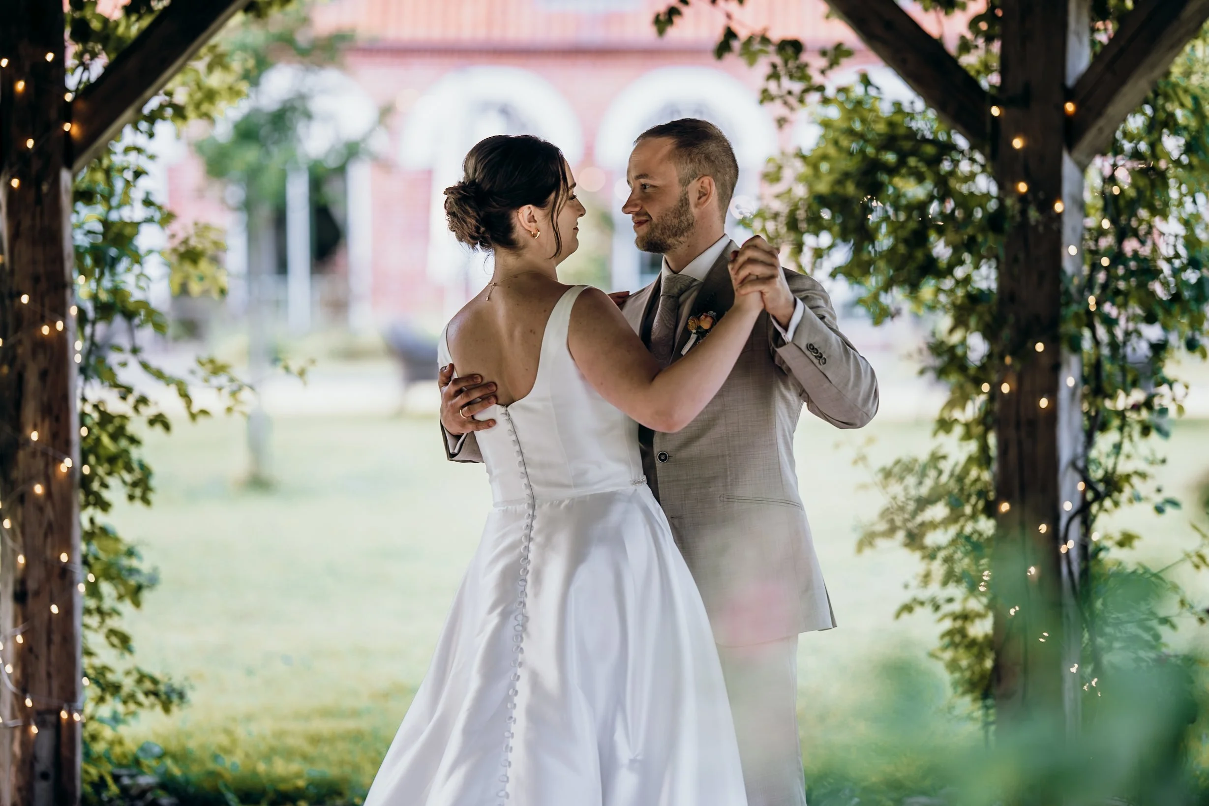 Hochzeit Gute Events Pronstorf: Carolin & Patrick, Hochzeitsreportage Bild 30 von Hochzeitsfotograf Serkan Can