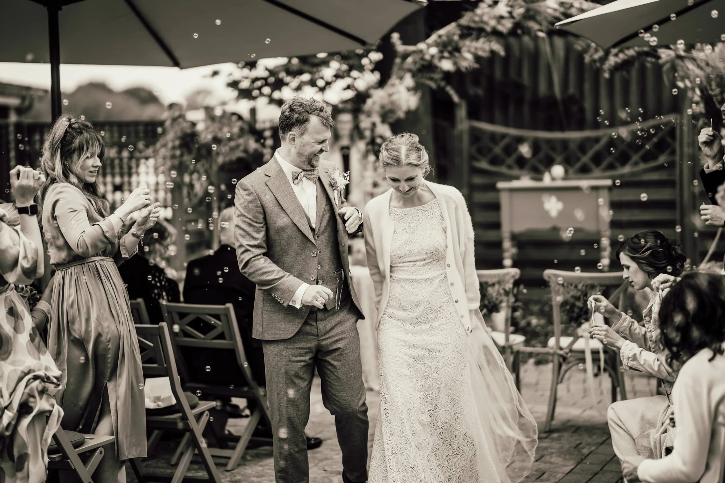 Hochzeitsreportage im Kreis Pinneberg: Brautpaar, fotografiert von Hochzeitsfotograf Liebesbilder