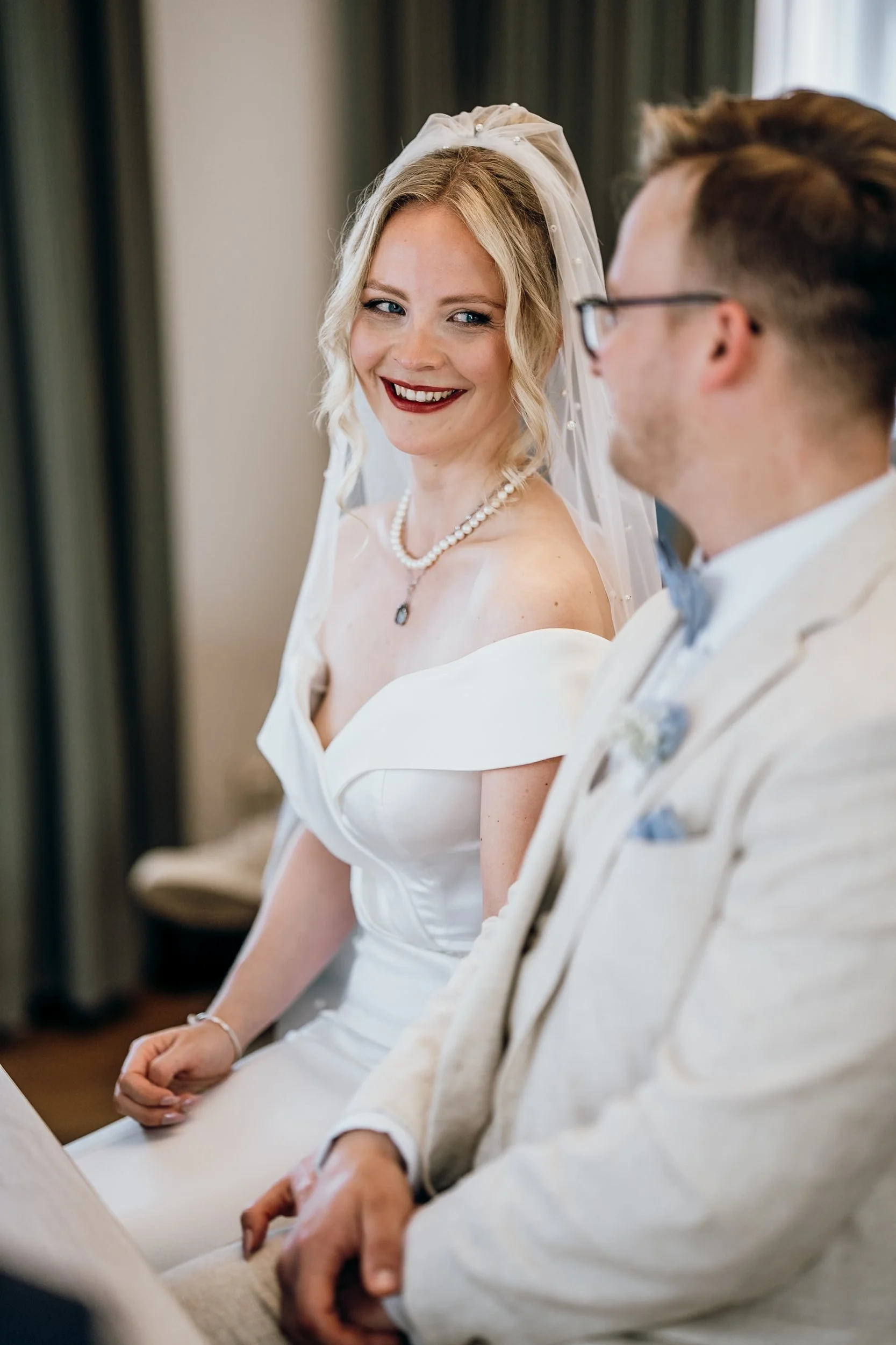 Hochzeit Standesamt Jork: Tabea & Jens, Hochzeitsreportage Bild 11 von Hochzeitsfotograf Serkan Can