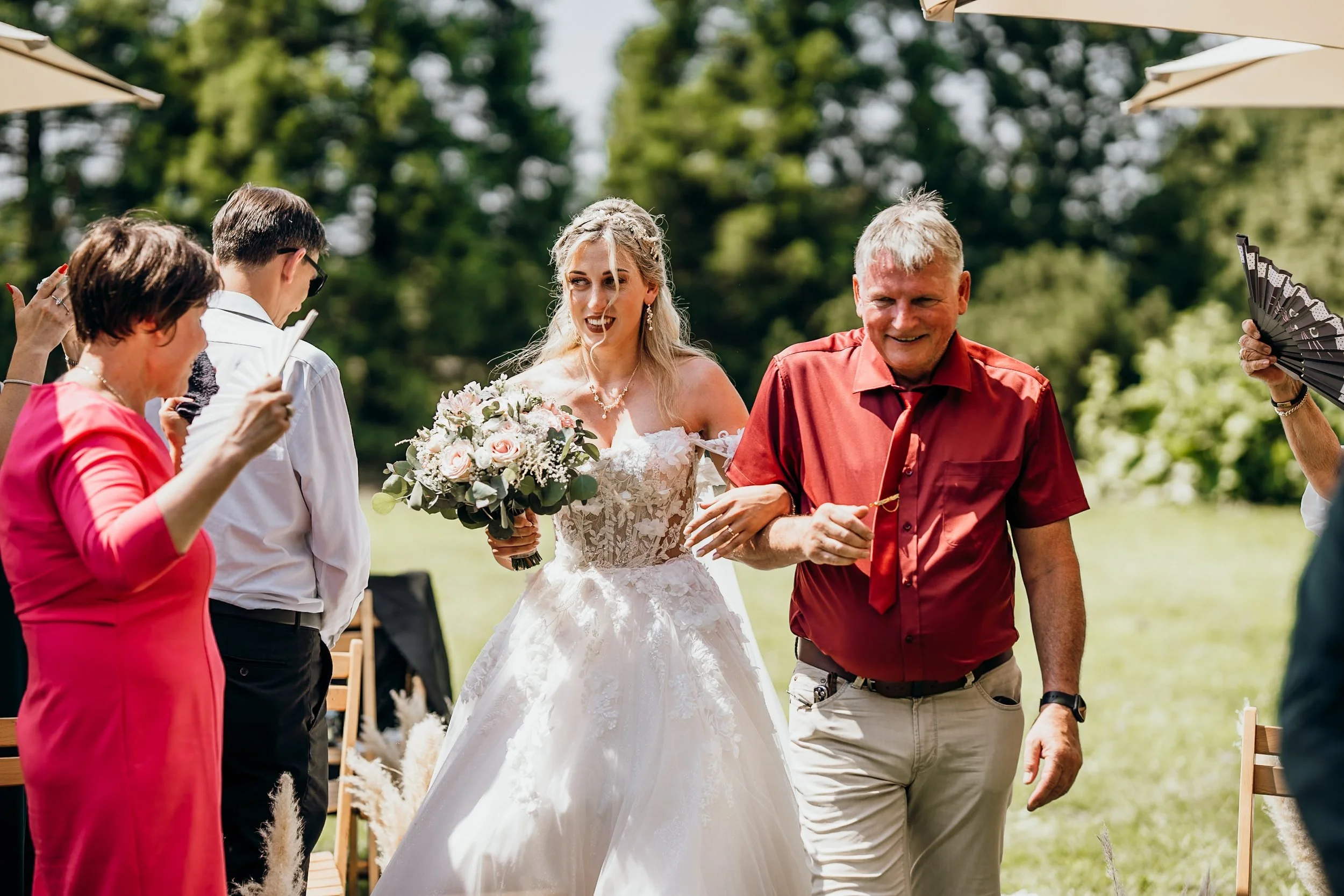 Hochzeit Restaurant Gut Wulfsmühle Tangstedt: Nora & Arthur, Hochzeitsreportage Bild 3 von Hochzeitsfotograf Serkan Can