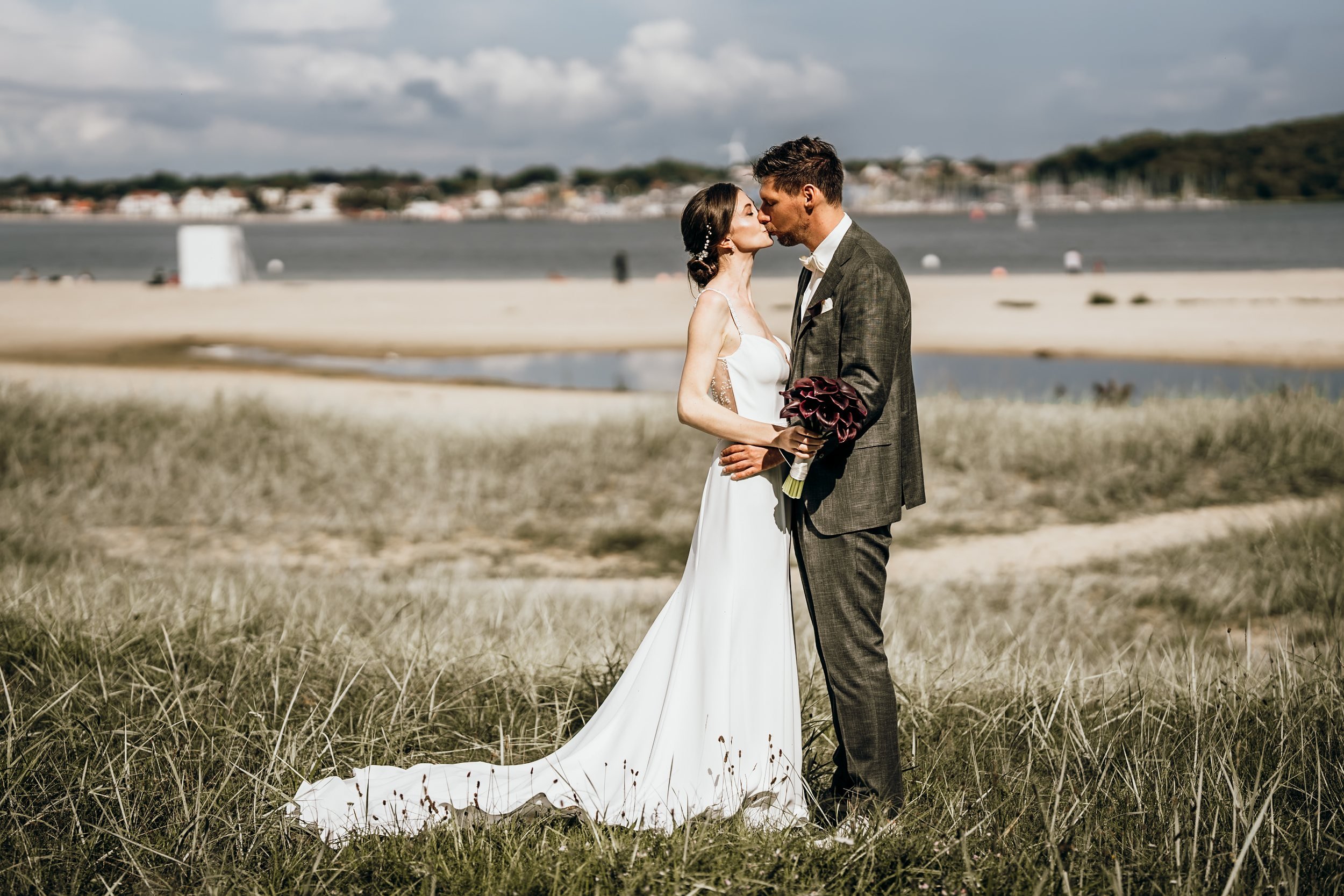 Hochzeit Leuchtturm Holtenau und Seebar Kiel: Irina & Florian, Hochzeitsreportage Bild 9 von Hochzeitsfotograf Serkan Can