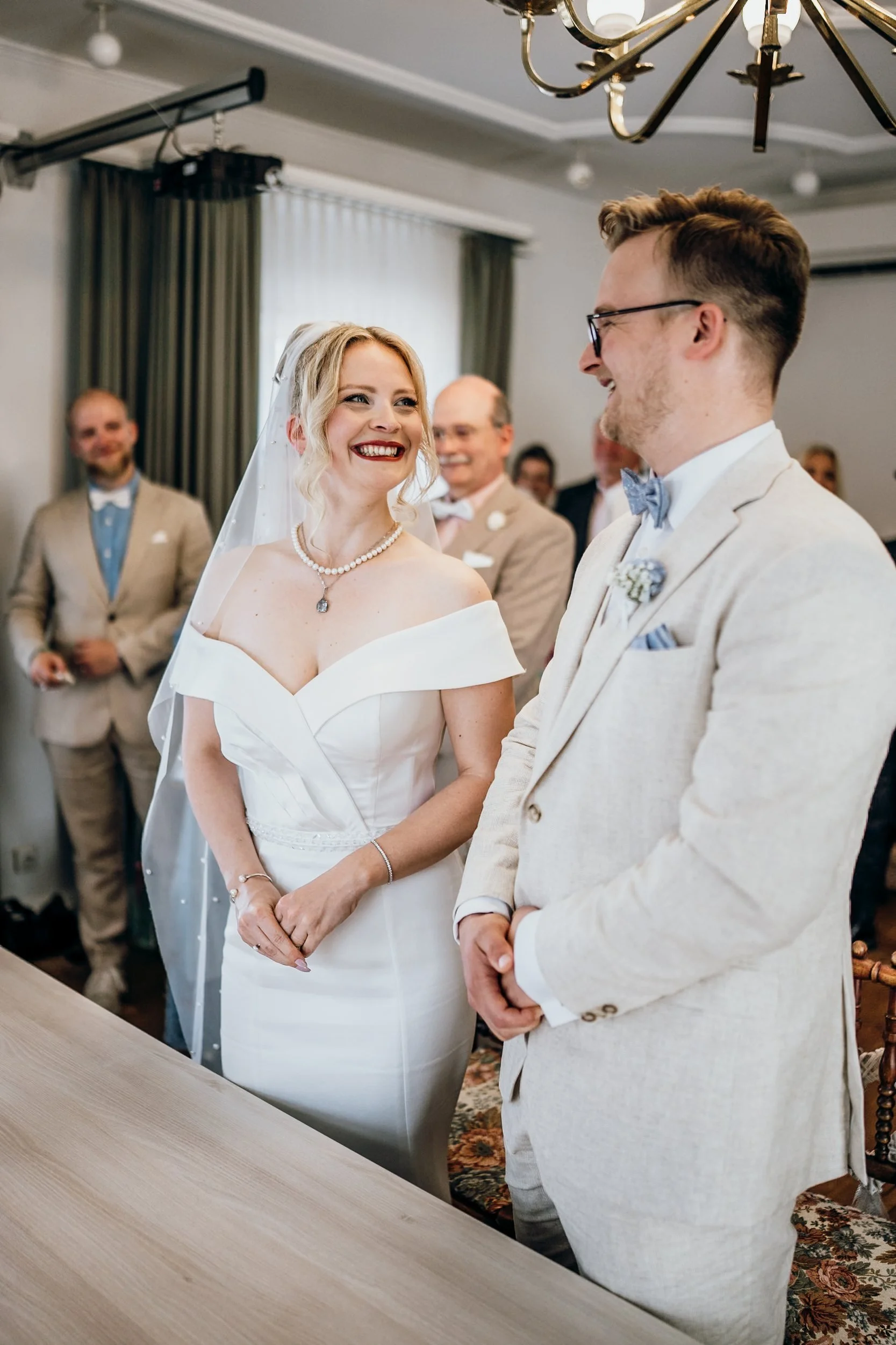 Hochzeit Standesamt Jork: Tabea & Jens, Hochzeitsreportage Bild 12 von Hochzeitsfotograf Serkan Can